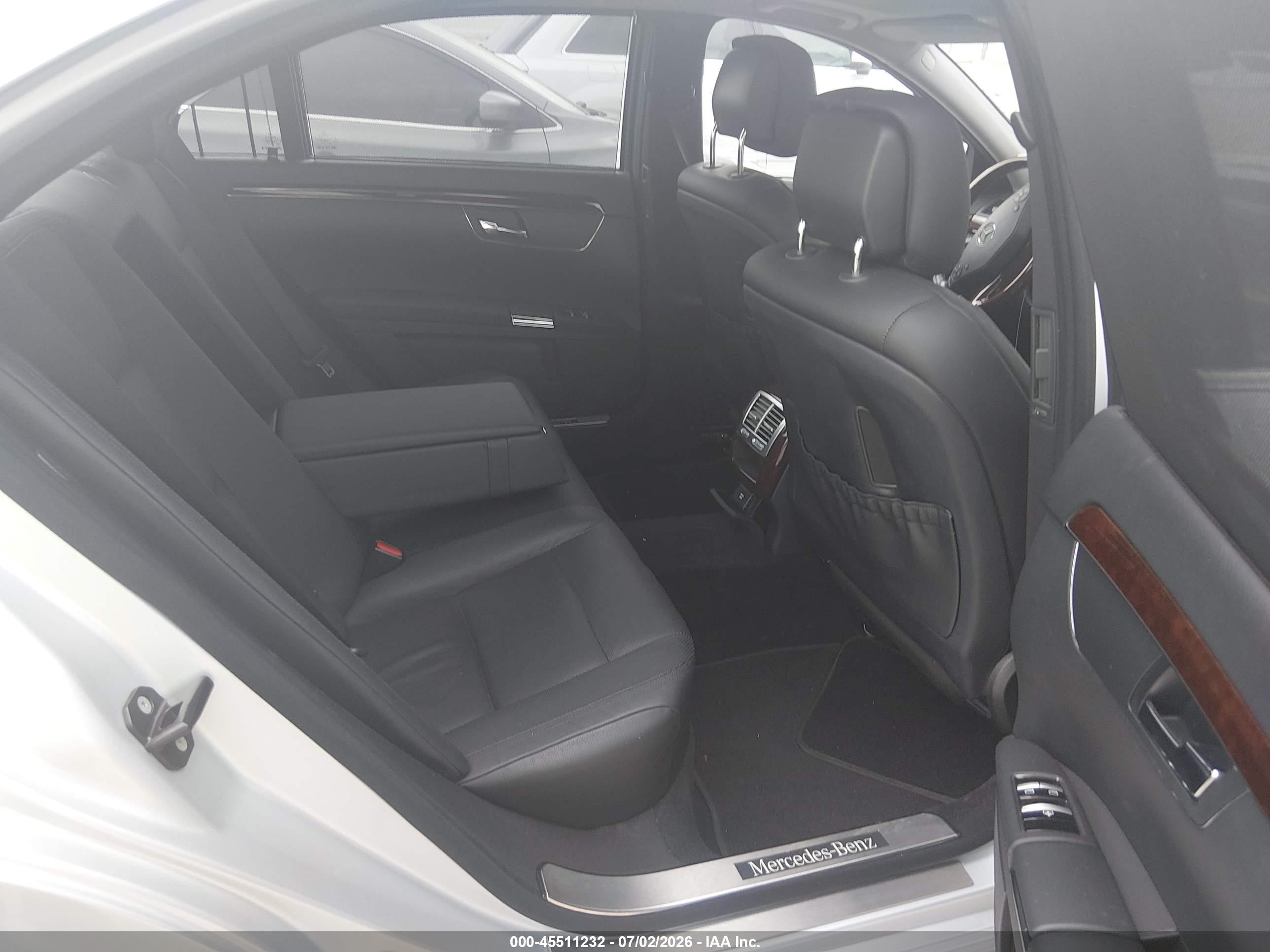 2013 Mercedes-benz S 550   Silver vin: WDDNG7DB1DA534636