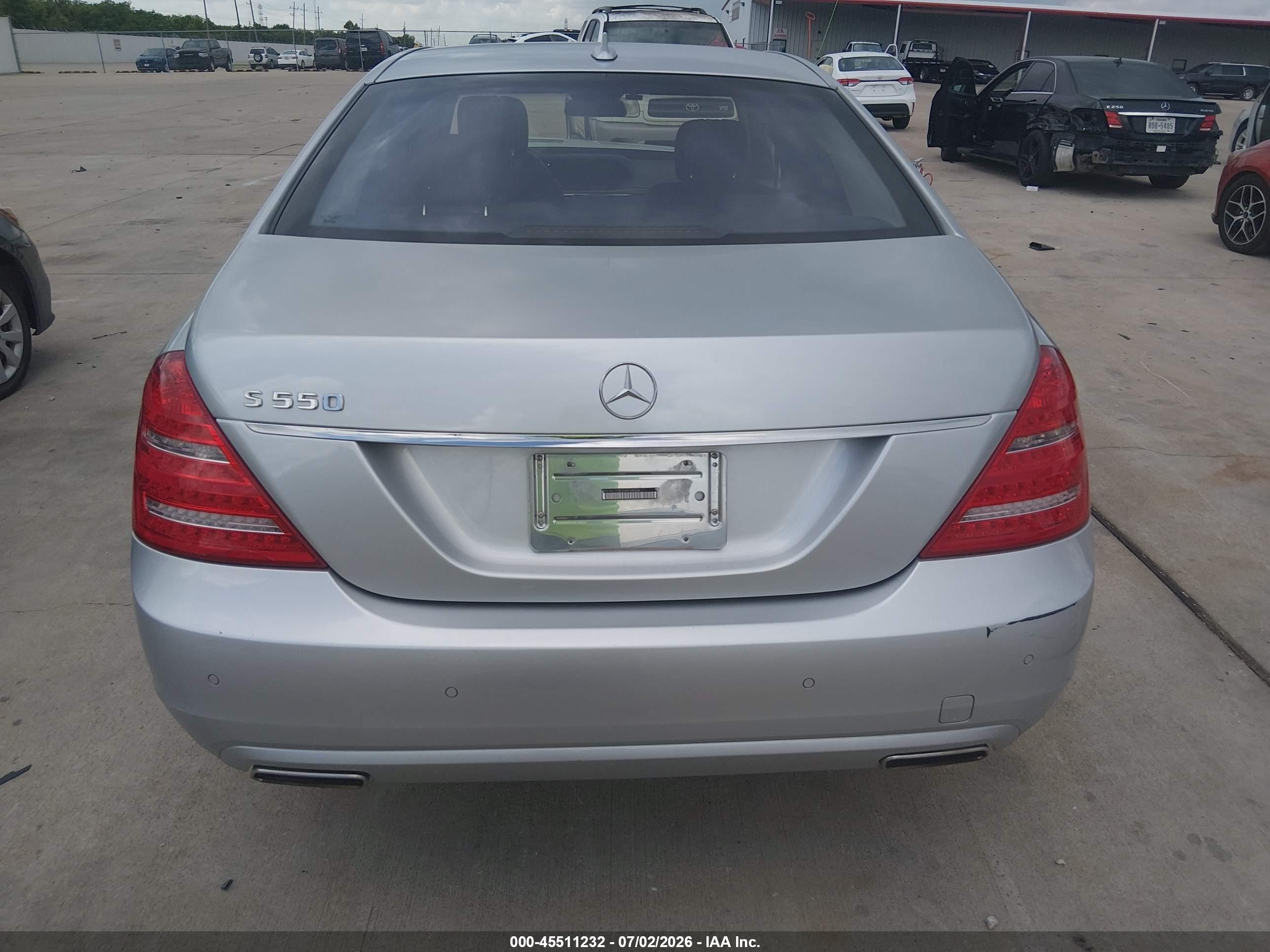 2013 Mercedes-benz S 550   Silver vin: WDDNG7DB1DA534636
