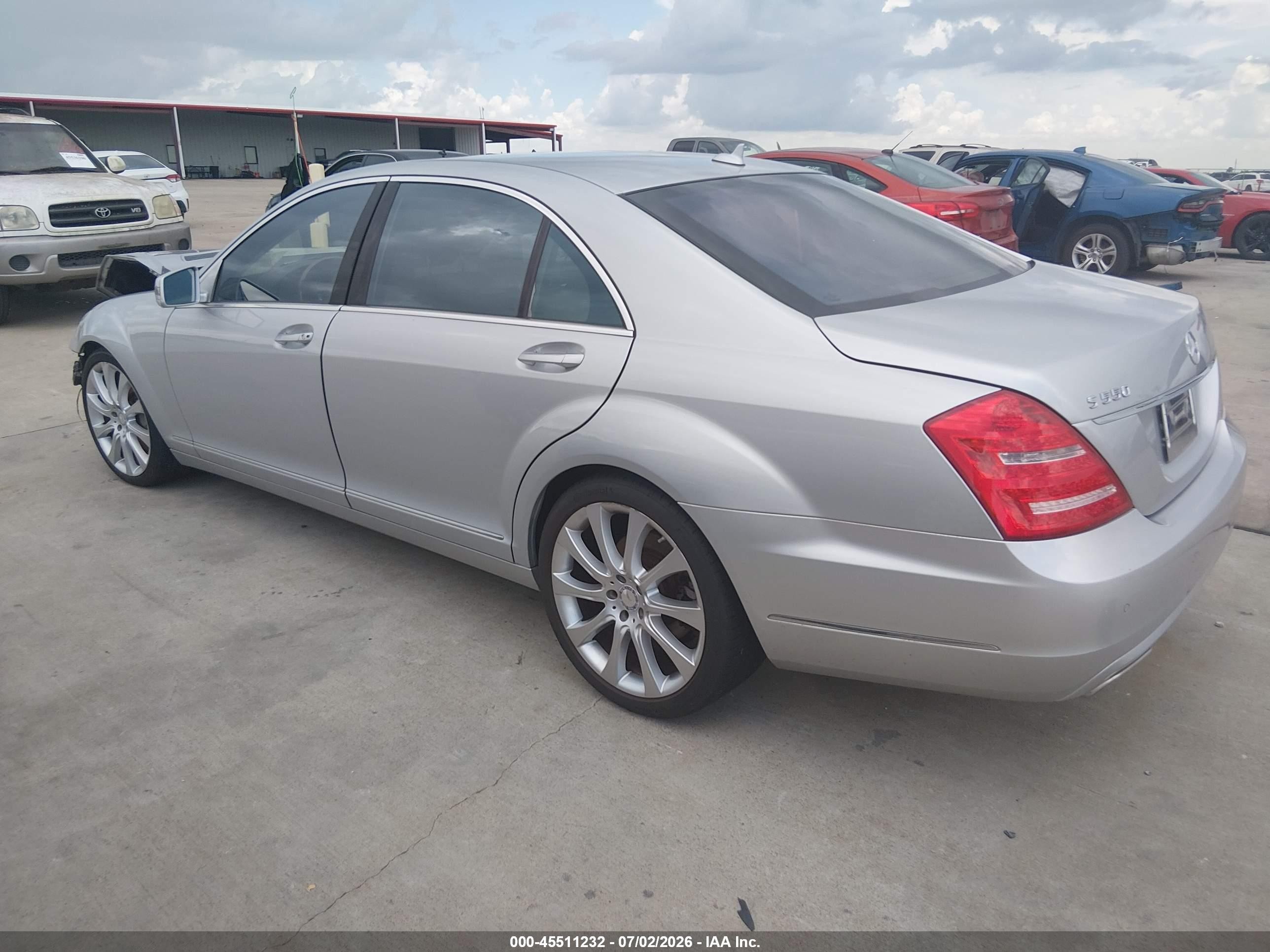 2013 Mercedes-benz S 550   Silver vin: WDDNG7DB1DA534636