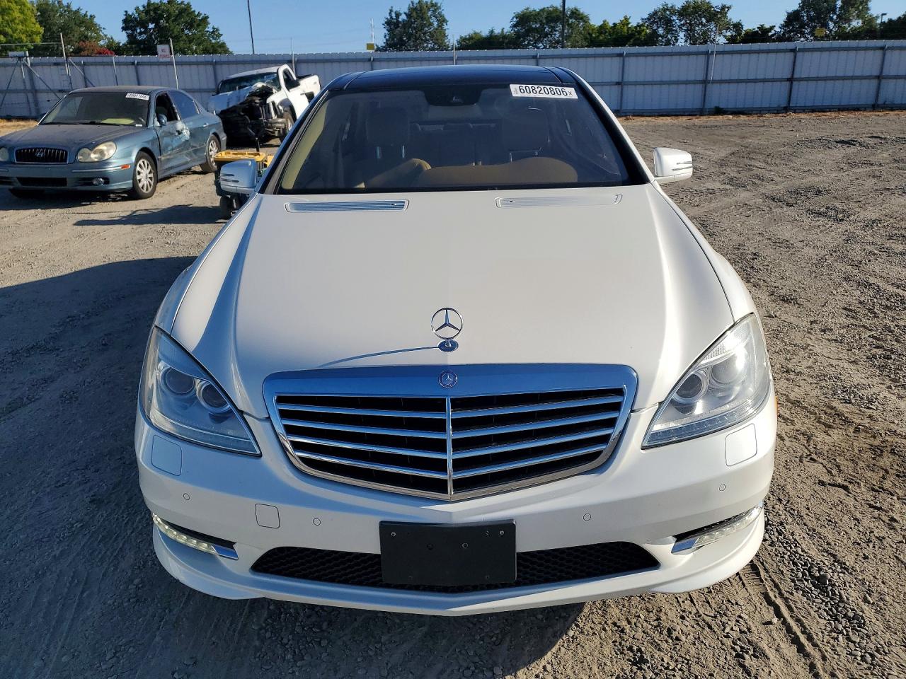 2013 Mercedes-benz S 550 Белый vin: WDDNG7DB2DA503881