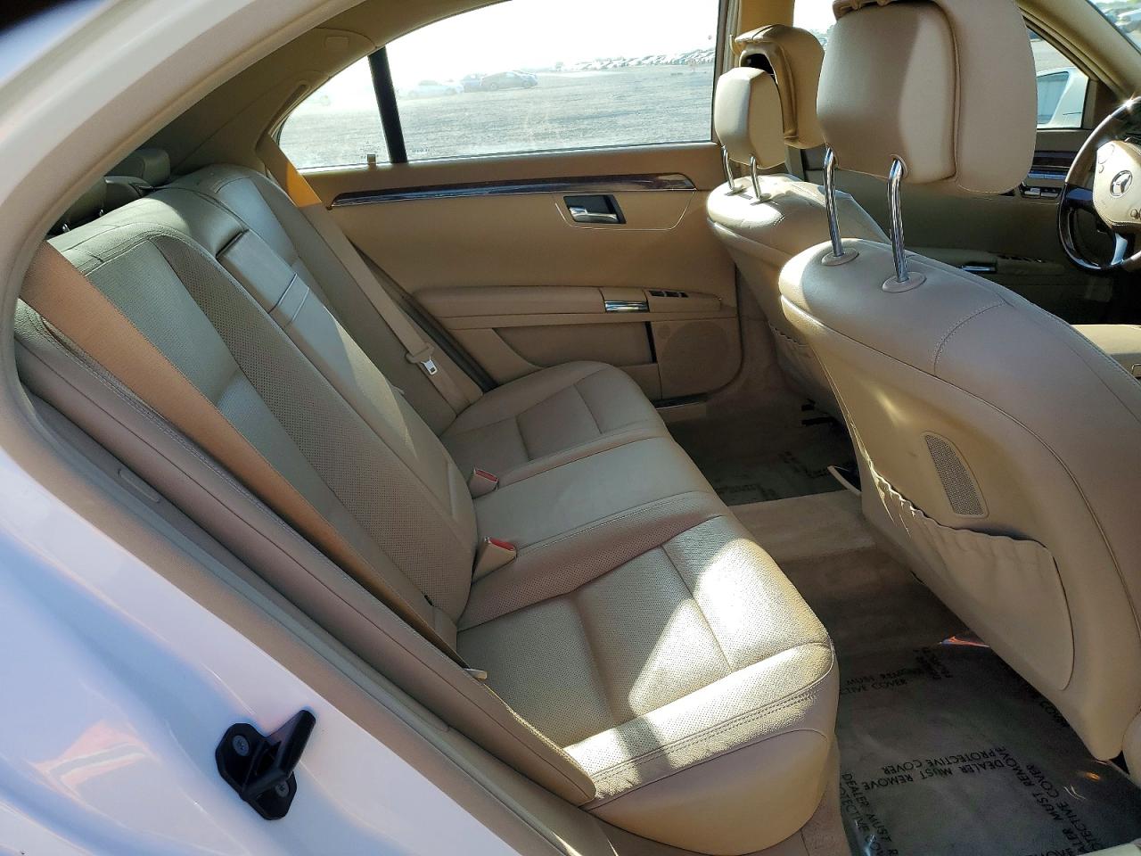 2013 Mercedes-benz S 550 Белый vin: WDDNG7DB2DA503881