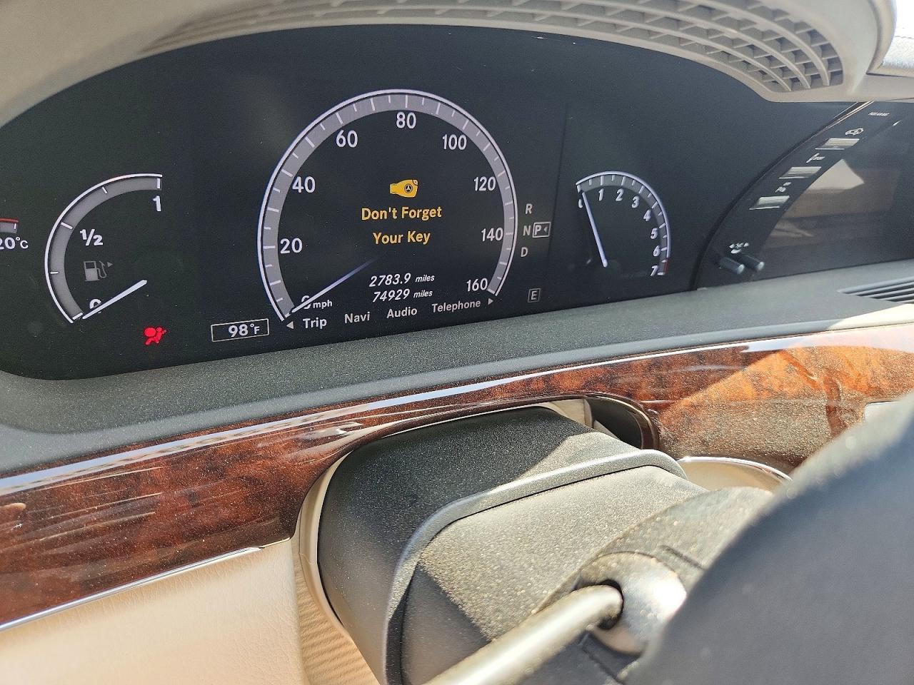 2013 Mercedes-benz S 550 Черный vin: WDDNG7DB2DA528893