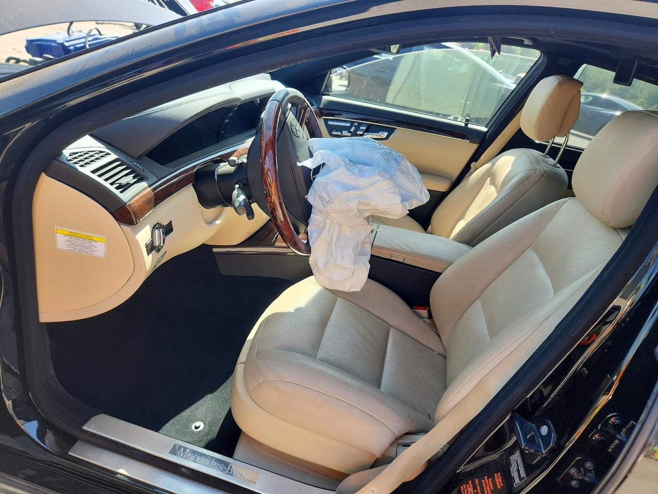 2013 Mercedes-benz S 550 Черный vin: WDDNG7DB2DA528893