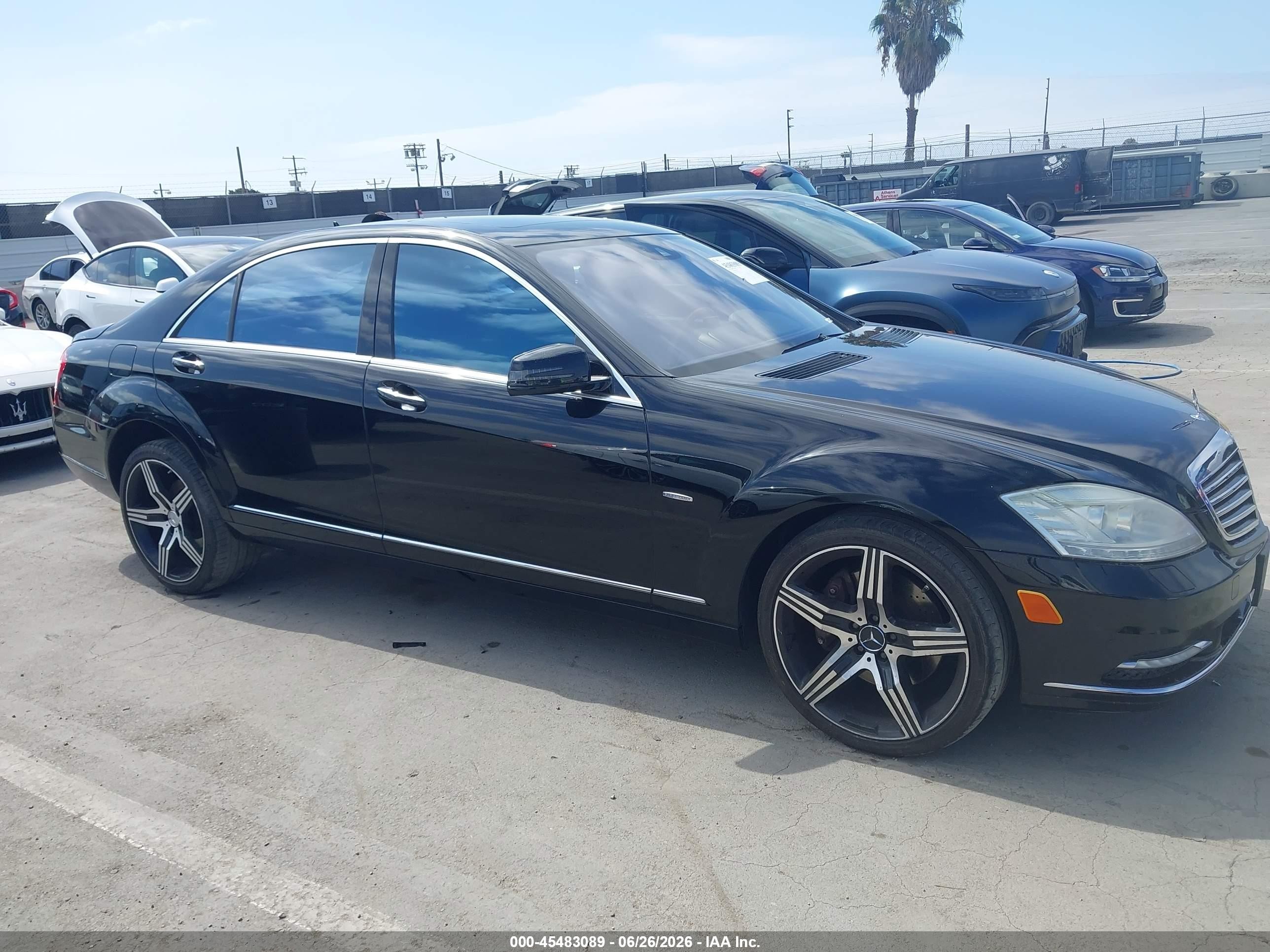 2012 Mercedes-benz S 550   Черный vin: WDDNG7DB3CA421897
