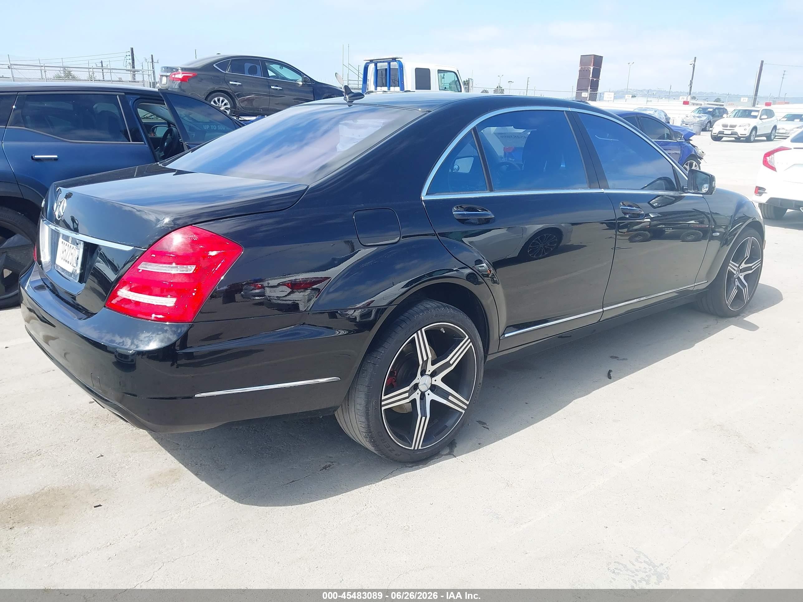2012 Mercedes-benz S 550   Черный vin: WDDNG7DB3CA421897