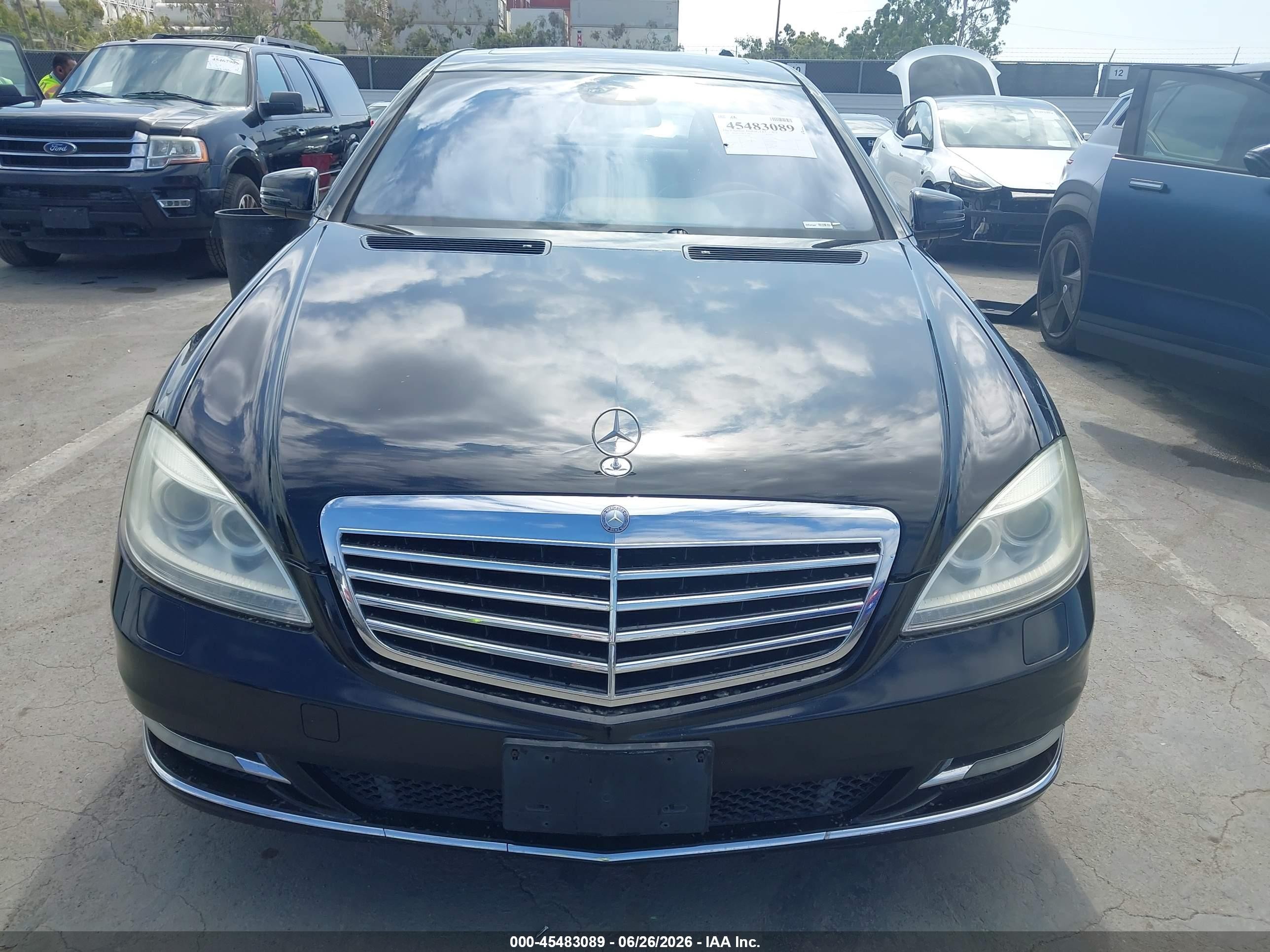 2012 Mercedes-benz S 550   Черный vin: WDDNG7DB3CA421897