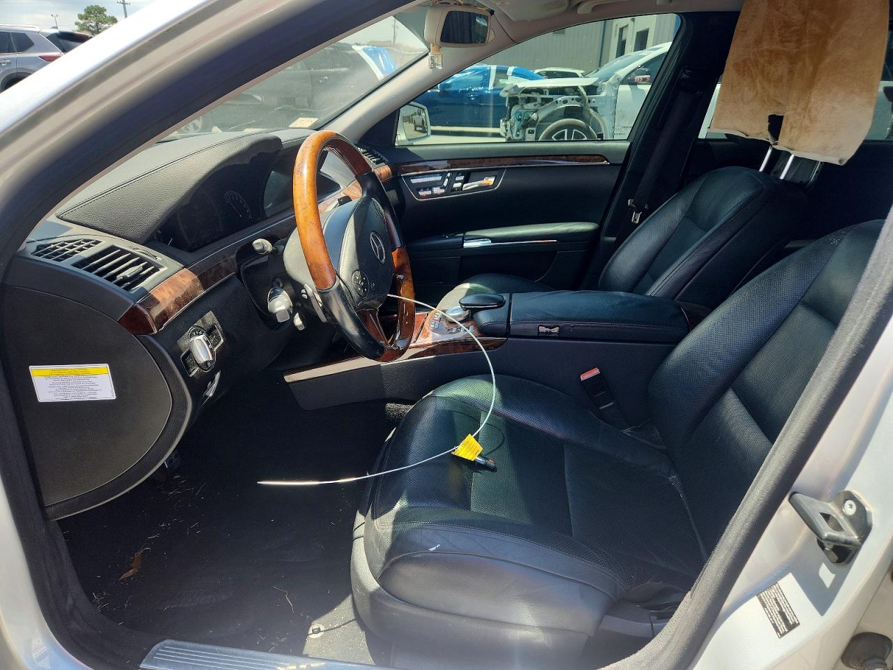 2012 Mercedes-benz S 550 Silver vin: WDDNG7DB3CA432317