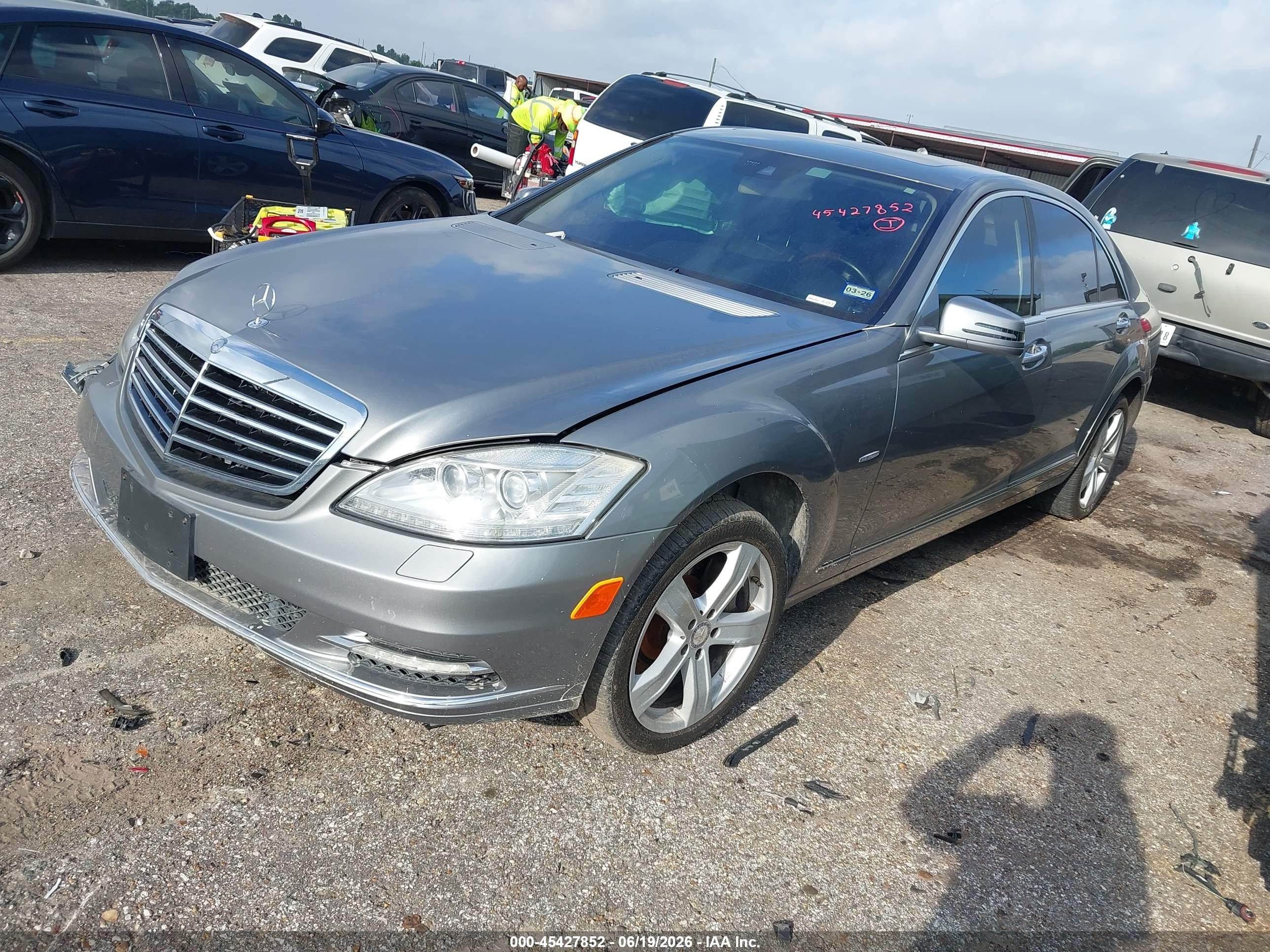 2012 Mercedes-benz S 550 Gray vin: WDDNG7DB4CA446694