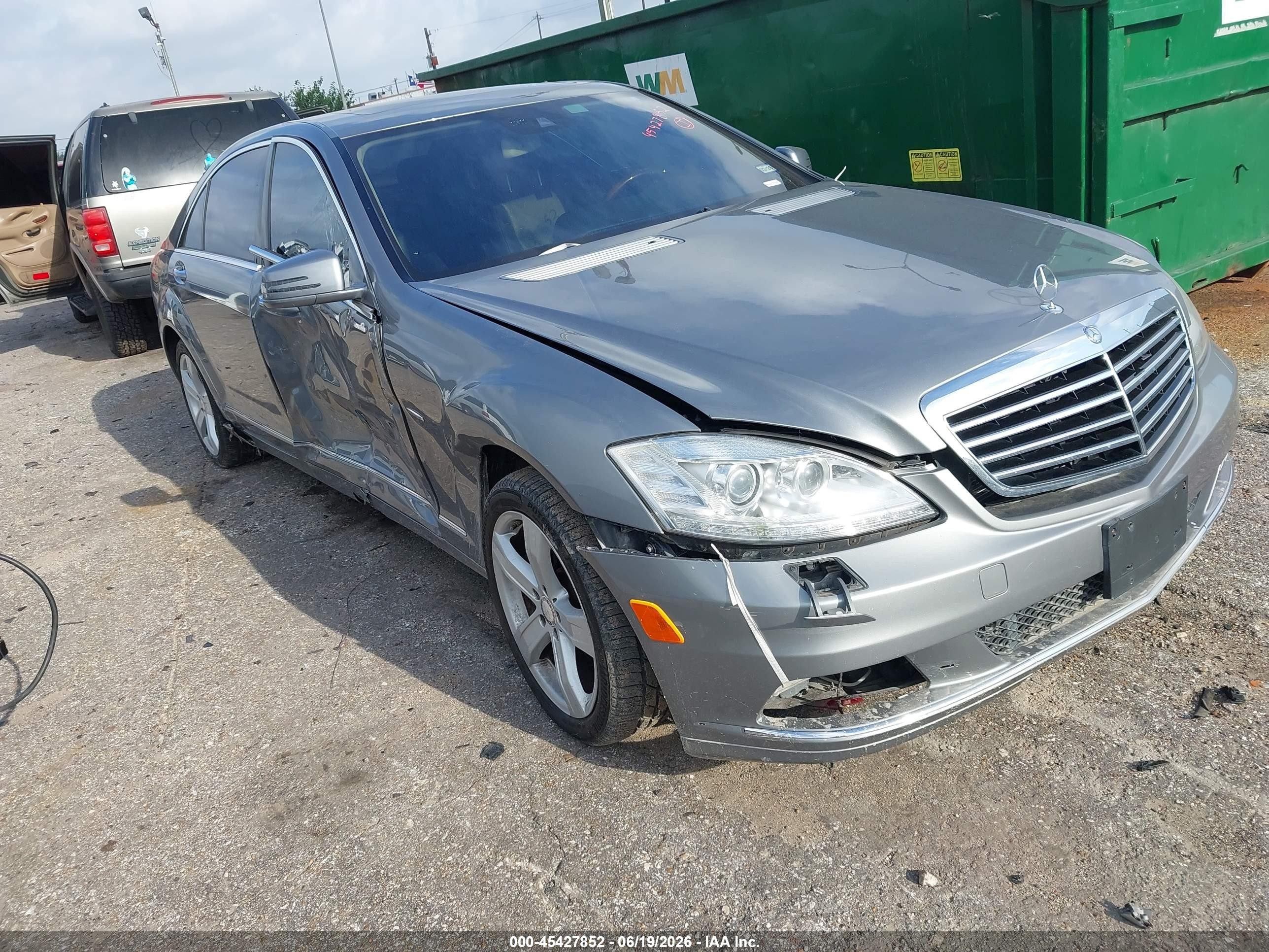 2012 Mercedes-benz S 550   Gray vin: WDDNG7DB4CA446694