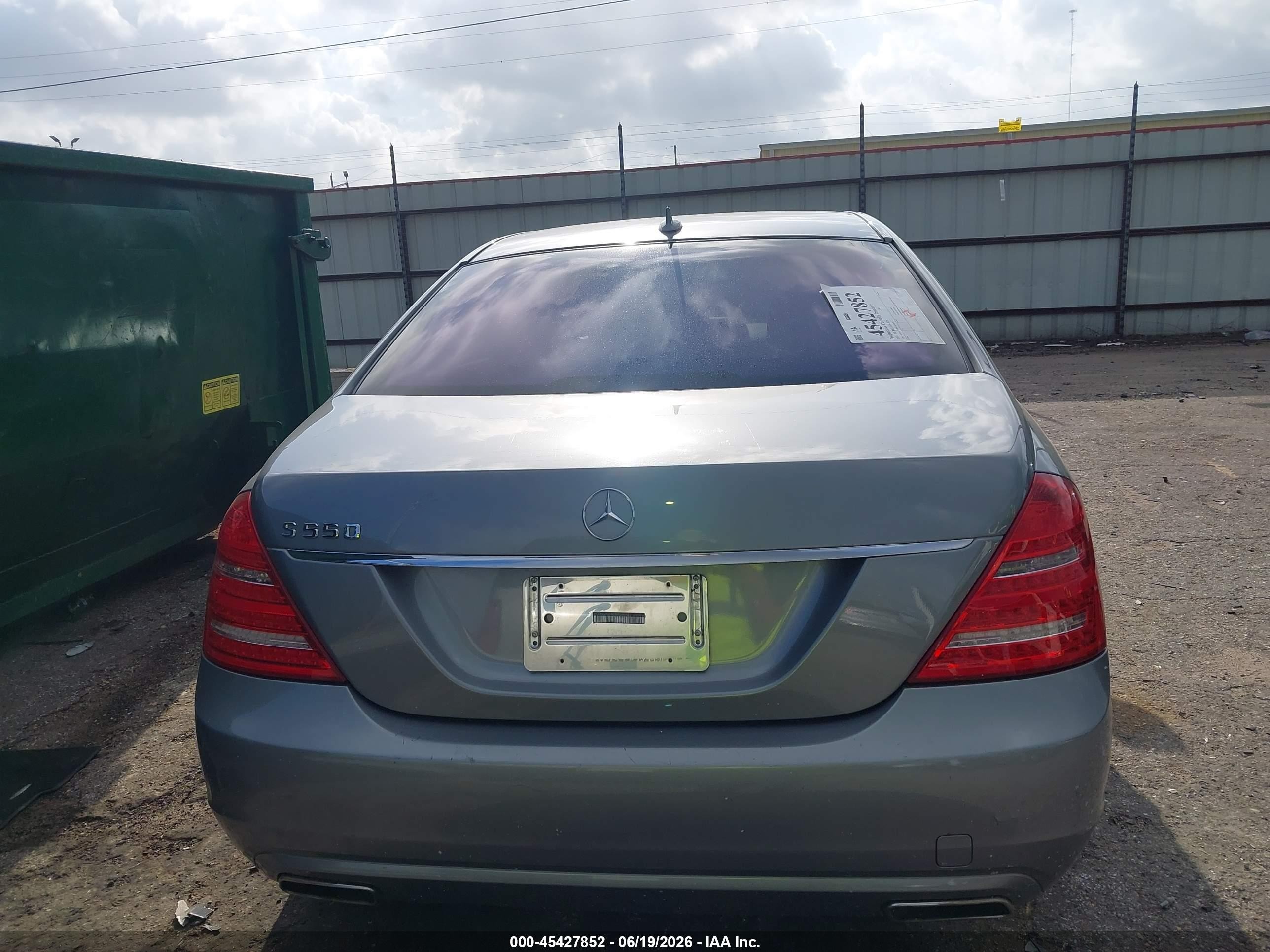 2012 Mercedes-benz S 550 Gray vin: WDDNG7DB4CA446694