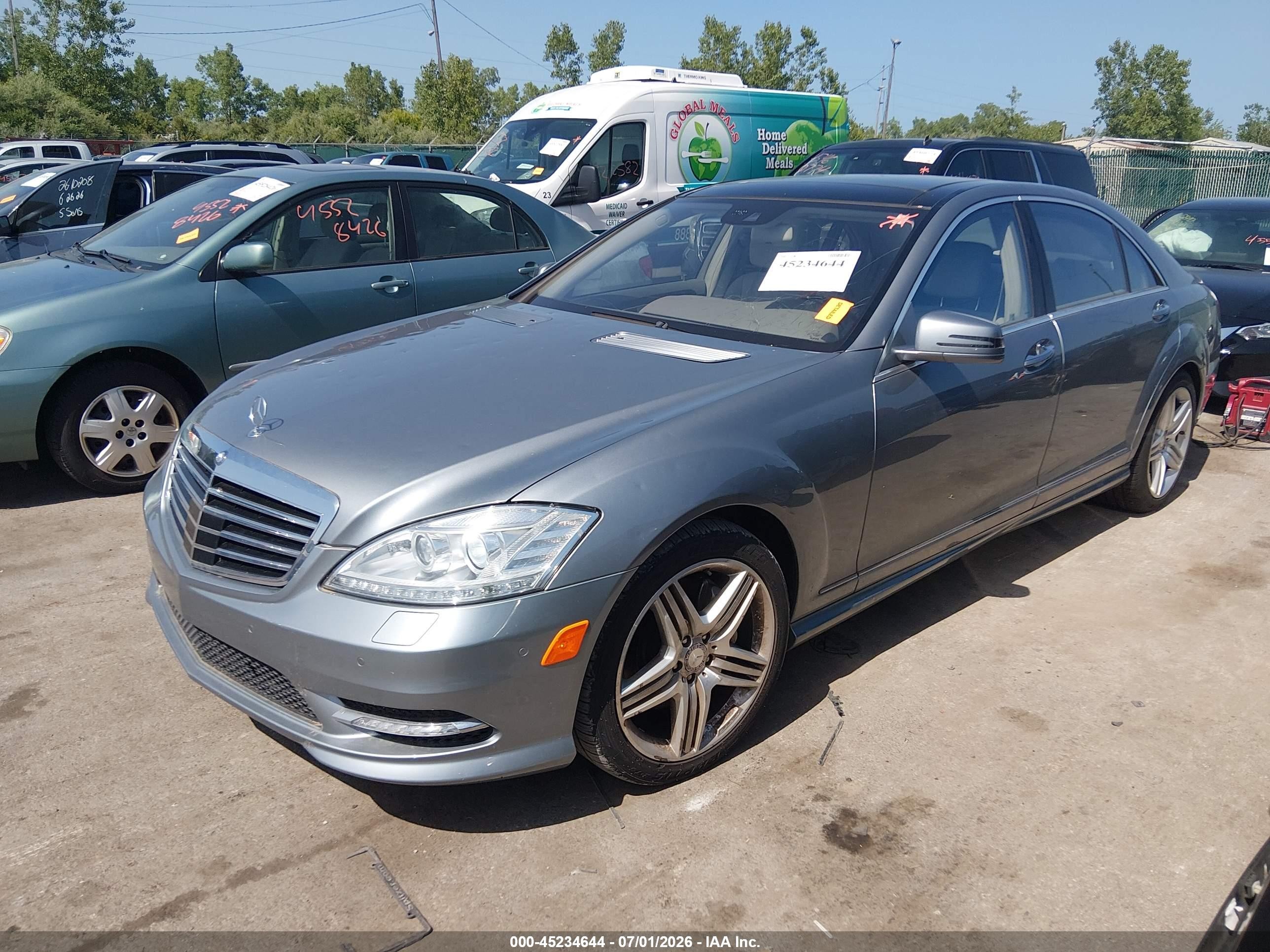 2013 Mercedes-benz S 550   Silver vin: WDDNG7DB4DA508189