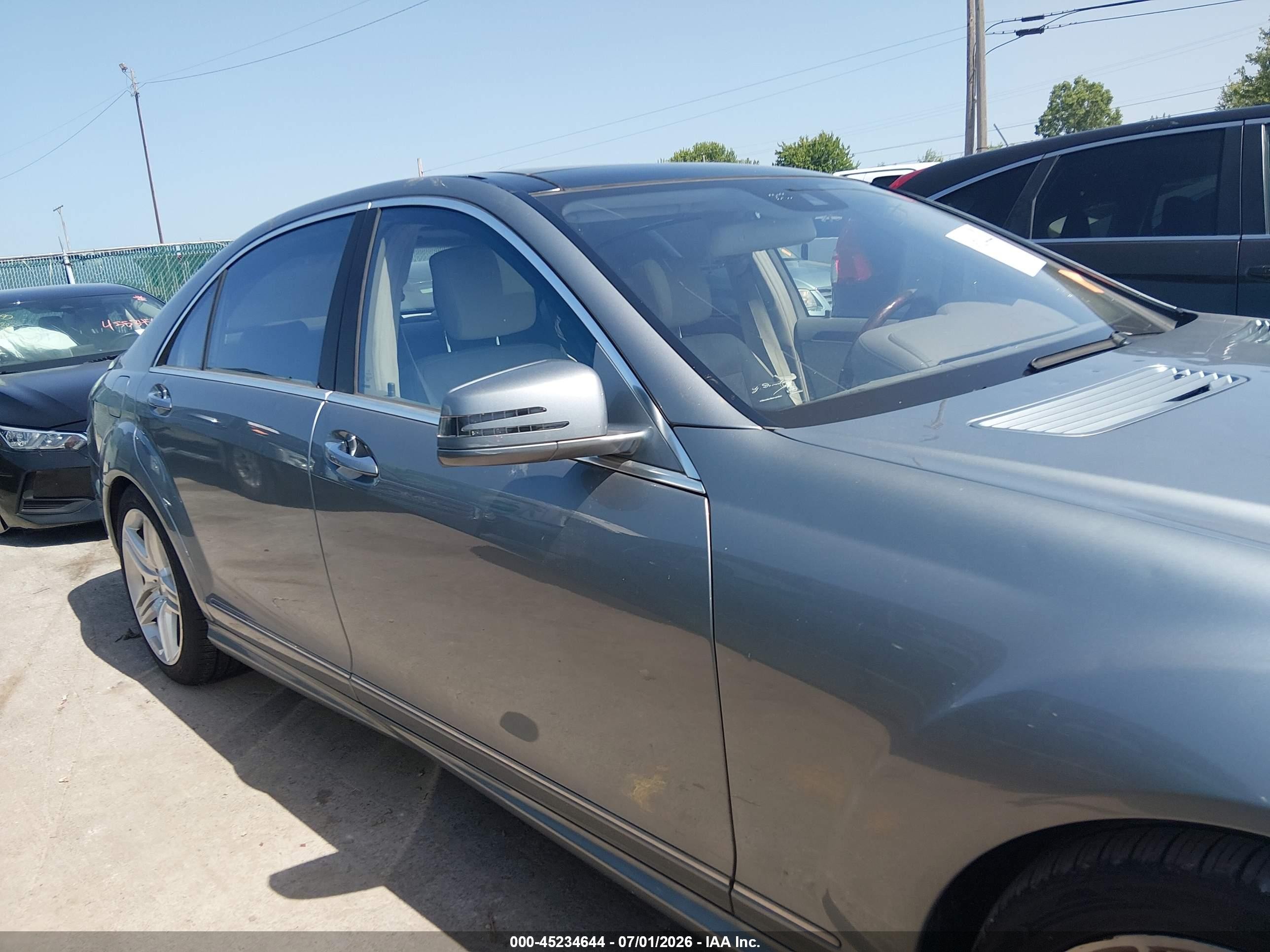 2013 Mercedes-benz S 550   Silver vin: WDDNG7DB4DA508189