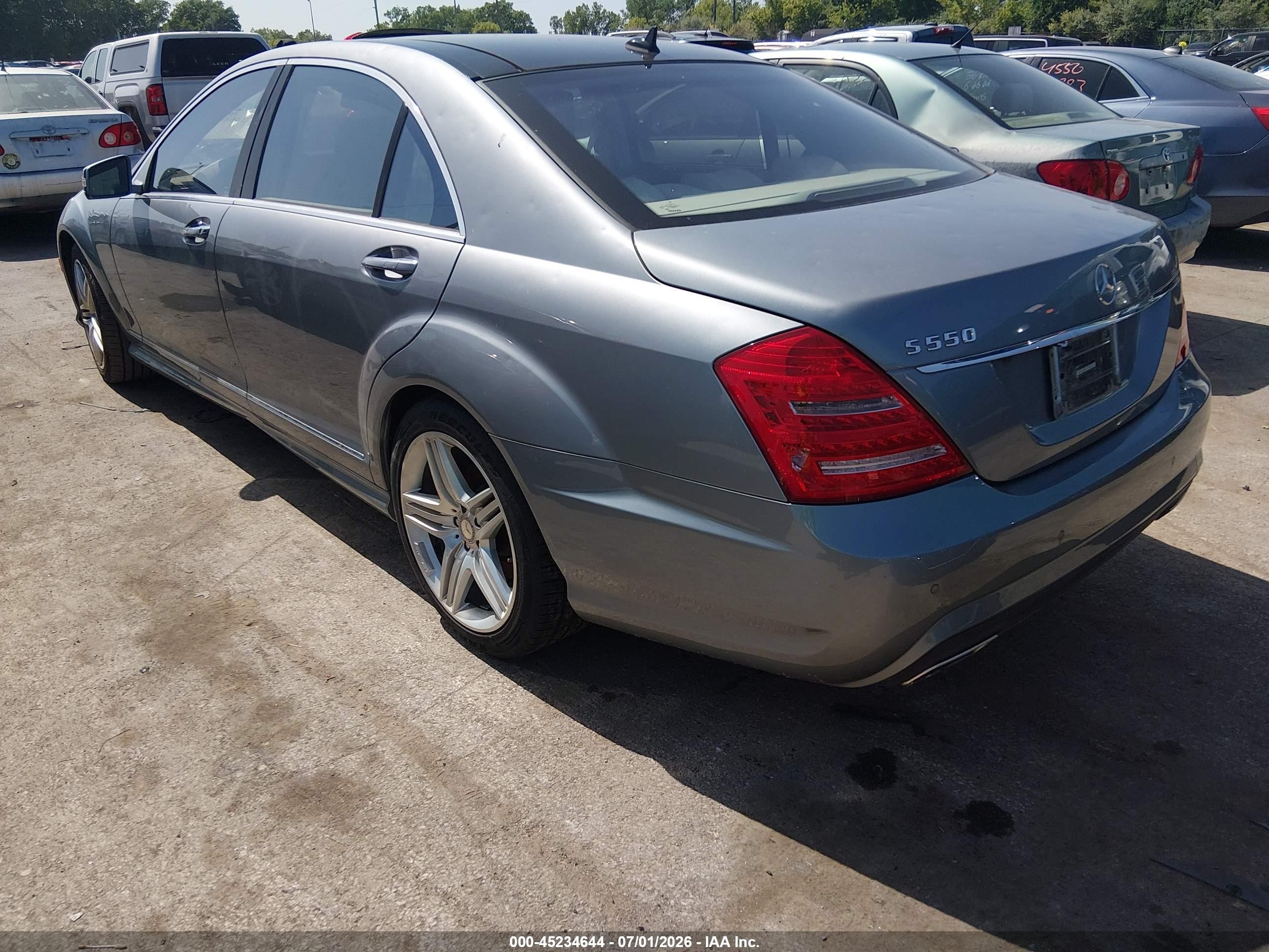 2013 Mercedes-benz S 550   Silver vin: WDDNG7DB4DA508189