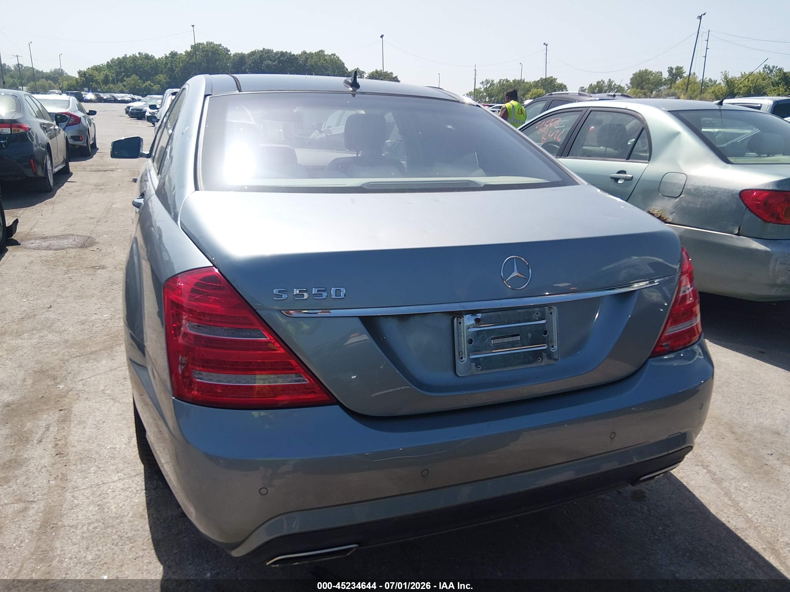 2013 Mercedes-benz S 550   Silver vin: WDDNG7DB4DA508189