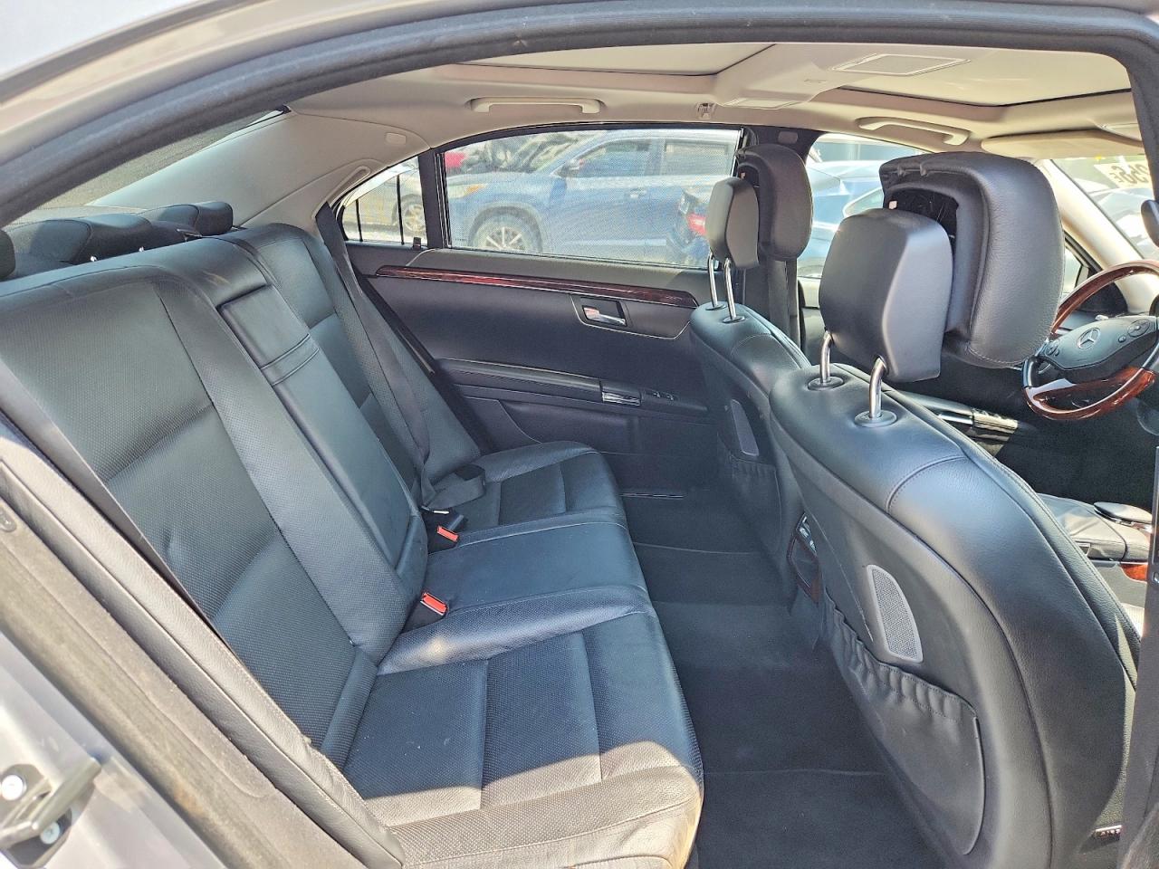 2012 Mercedes-benz S 550 Серый vin: WDDNG7DB5CA428155