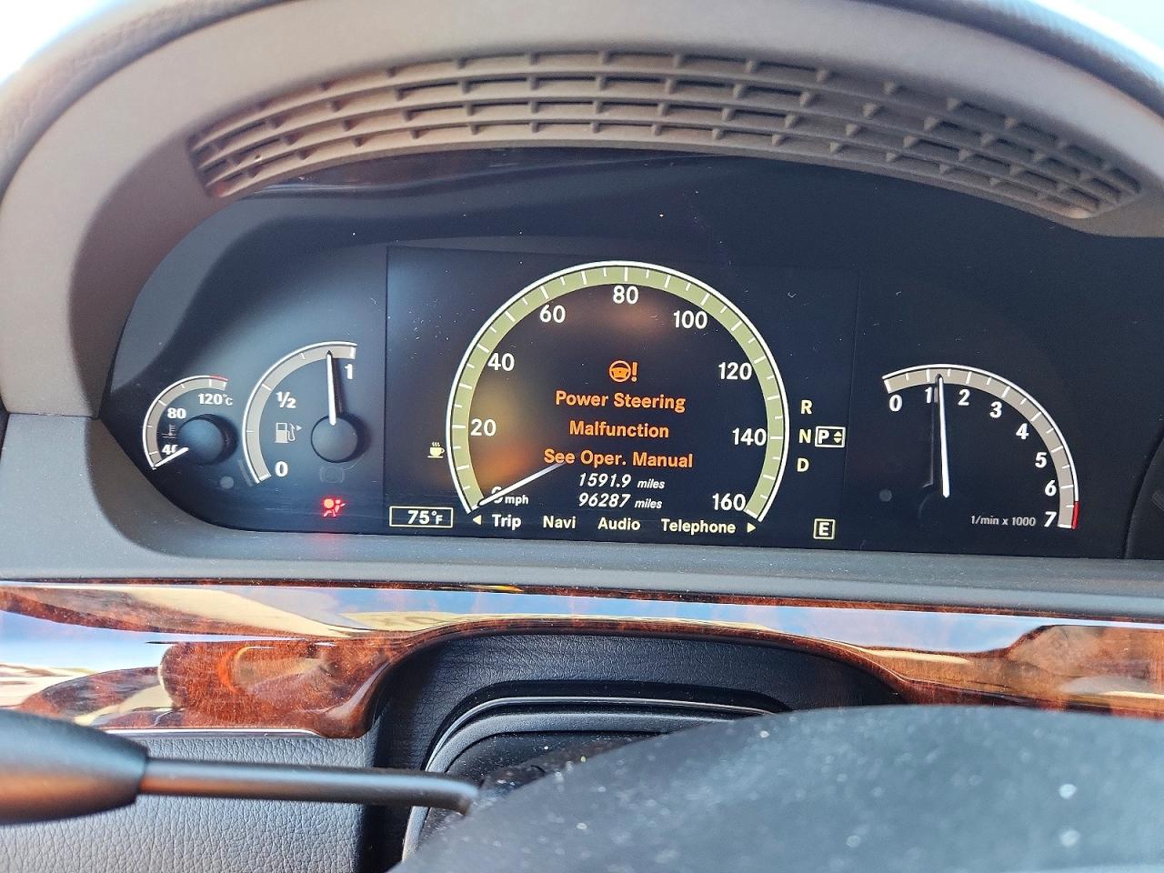 2012 Mercedes-benz S 550 Gray vin: WDDNG7DB5CA463942