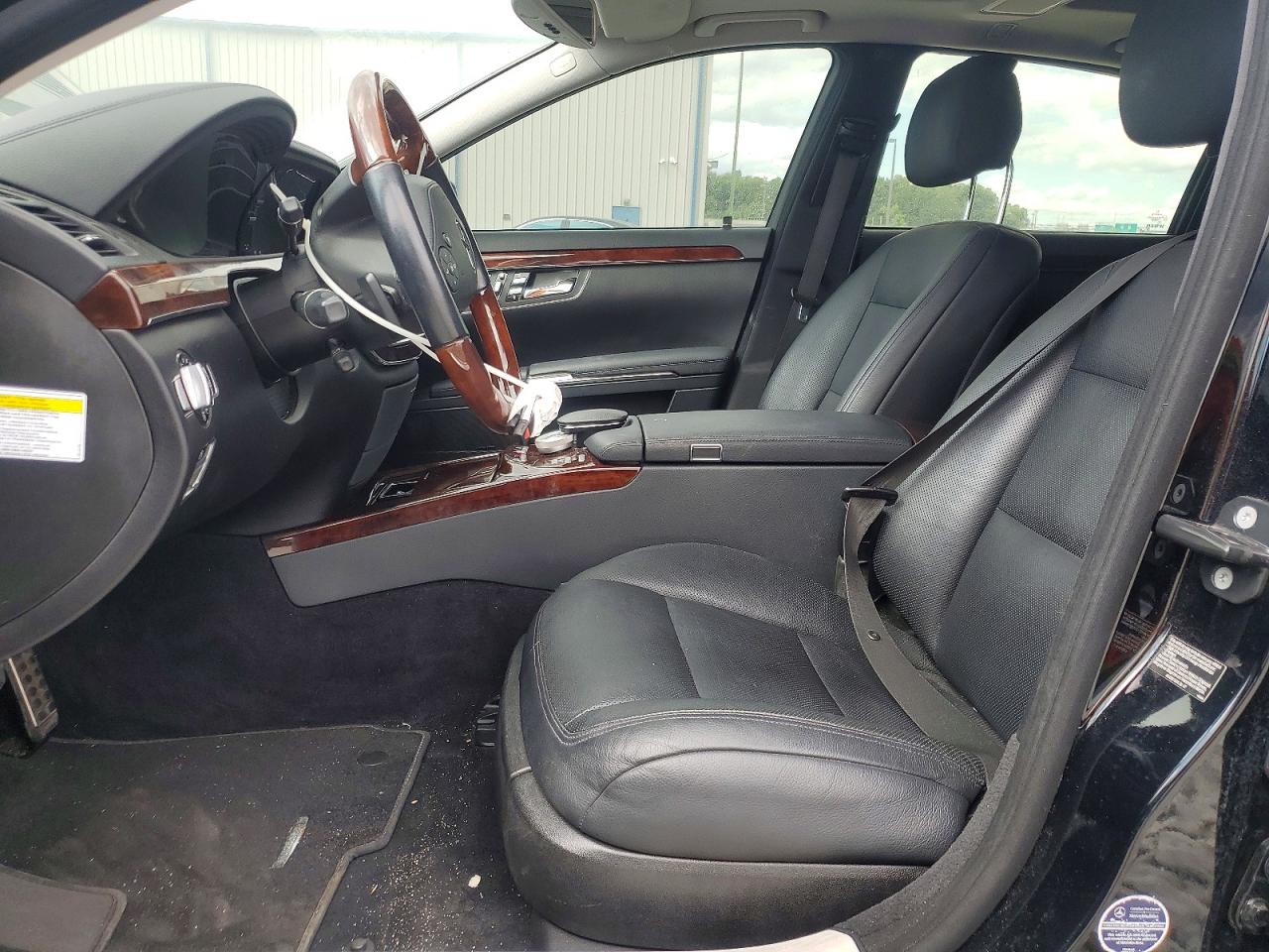 2012 Mercedes-benz S 550 Black vin: WDDNG7DB5CA464427