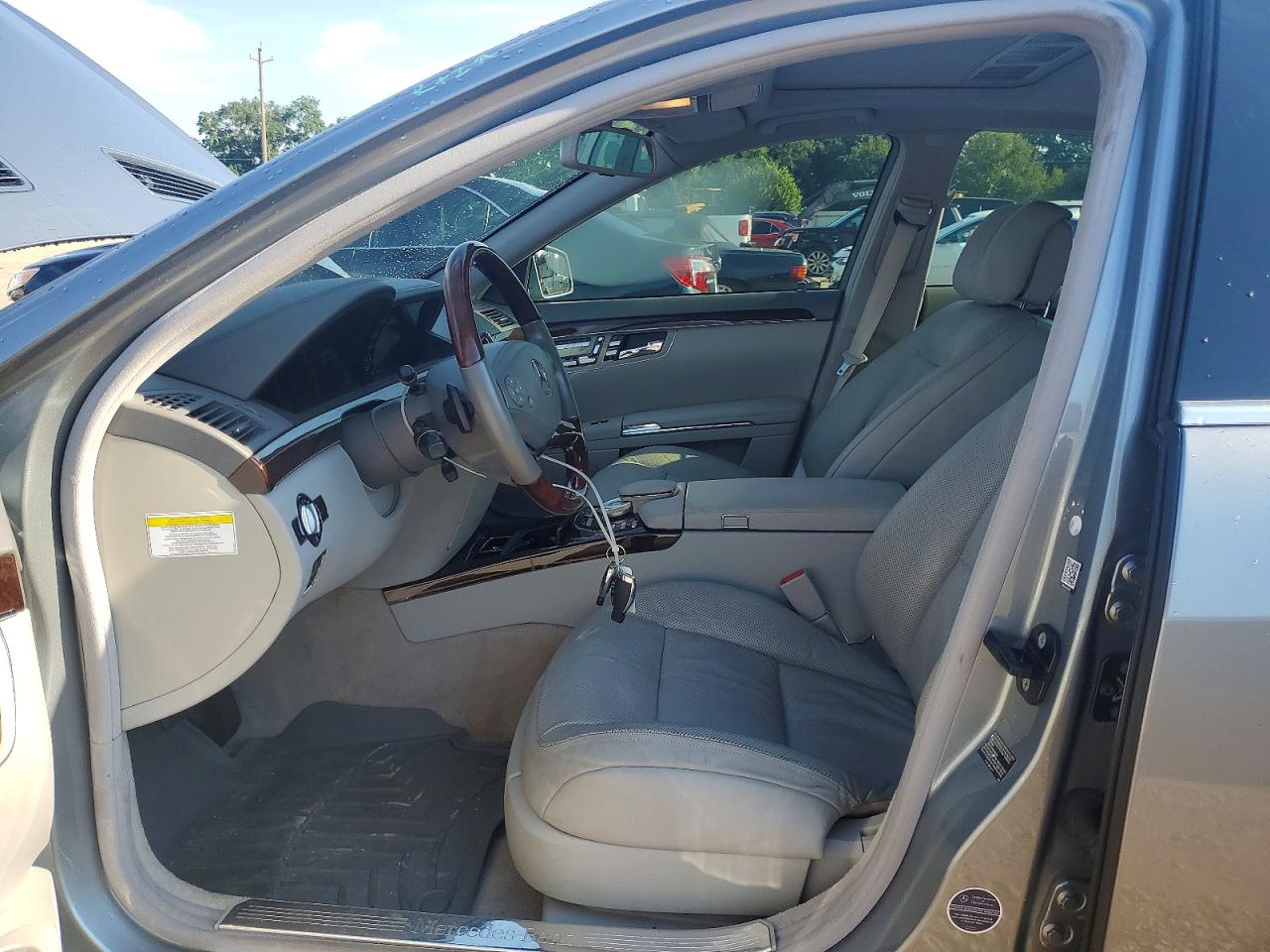 2012 Mercedes-benz S 550 Gray vin: WDDNG7DB5CA466159