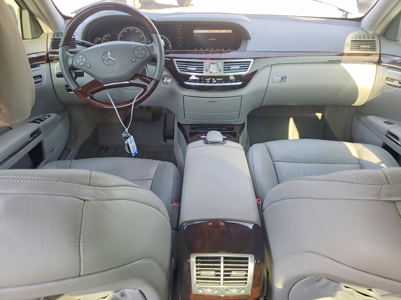 2012 Mercedes-benz S 550 Gray vin: WDDNG7DB5CA466159