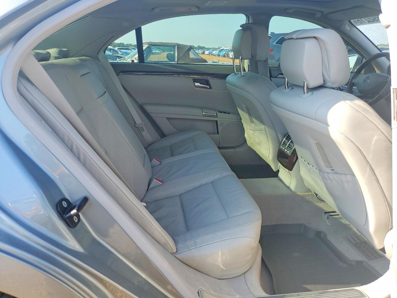 2012 Mercedes-benz S 550 Gray vin: WDDNG7DB5CA466159