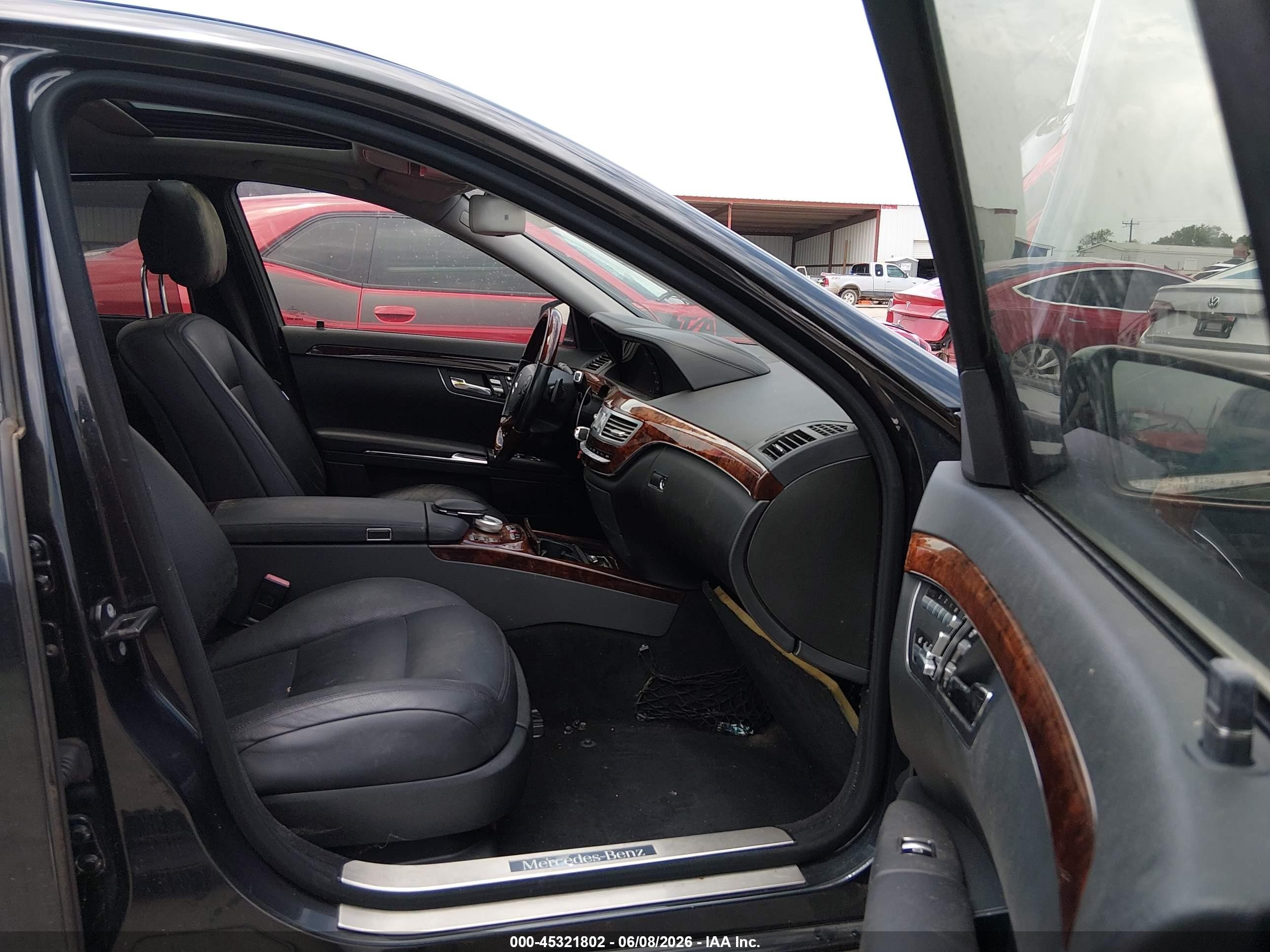 2013 Mercedes-benz S 550   Black vin: WDDNG7DB5DA516270
