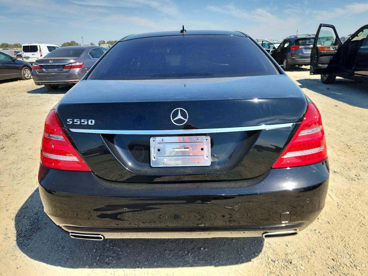 2012 Mercedes-benz S 550 Черный vin: WDDNG7DB6CA448995