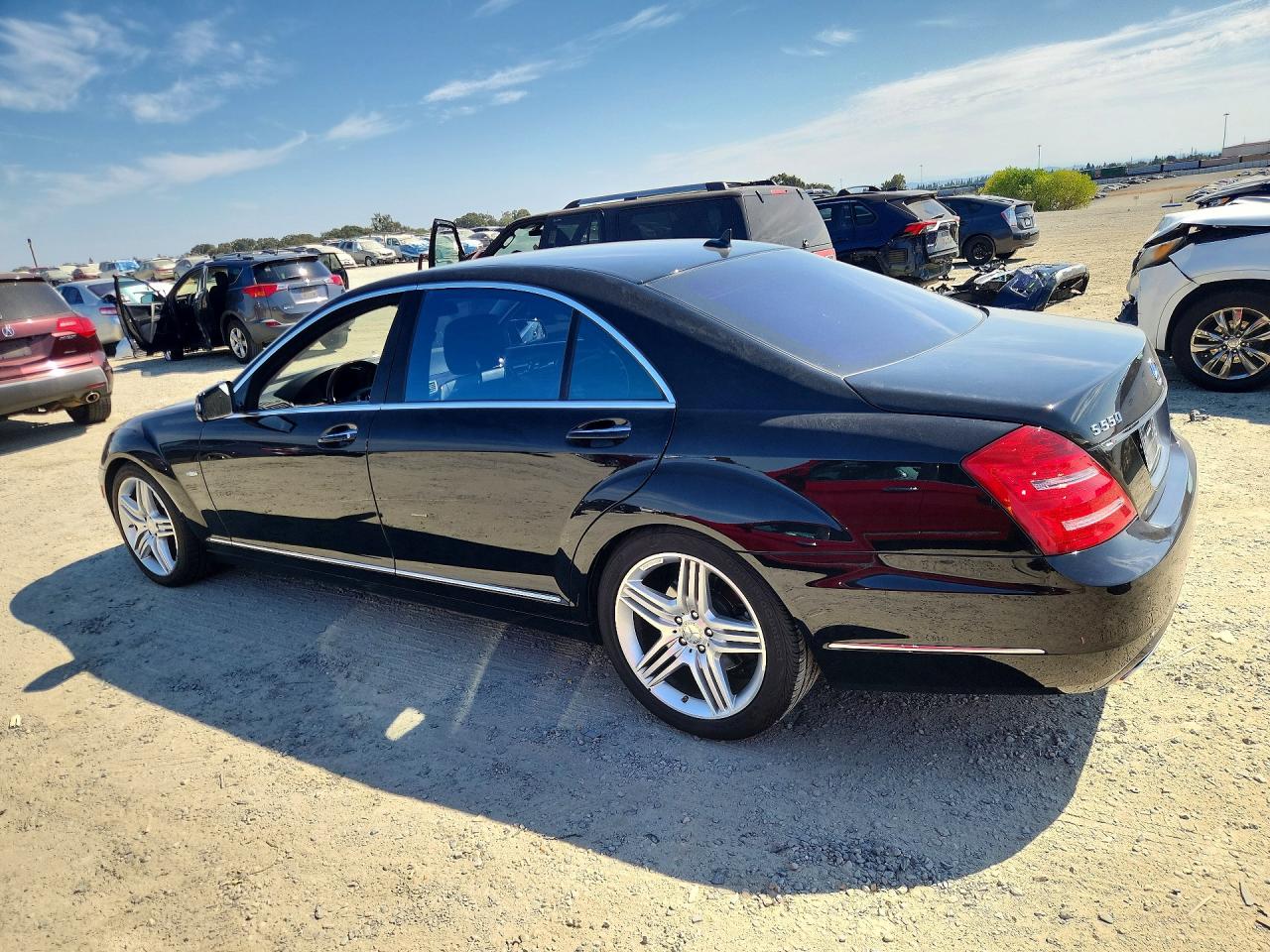 2012 Mercedes-benz S 550 Черный vin: WDDNG7DB6CA448995