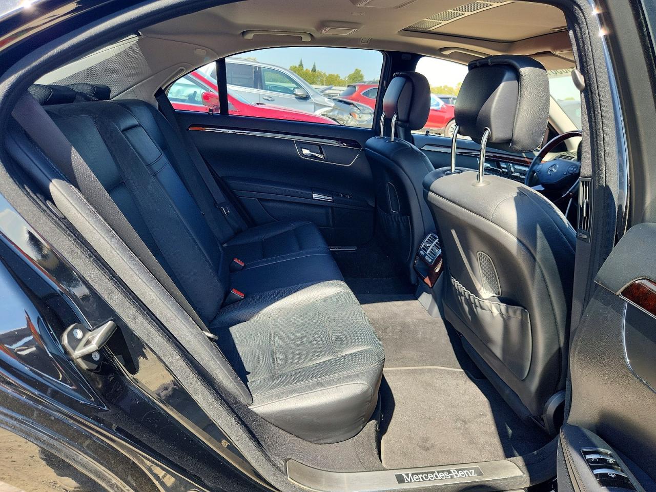 2012 Mercedes-benz S 550 Черный vin: WDDNG7DB6CA448995