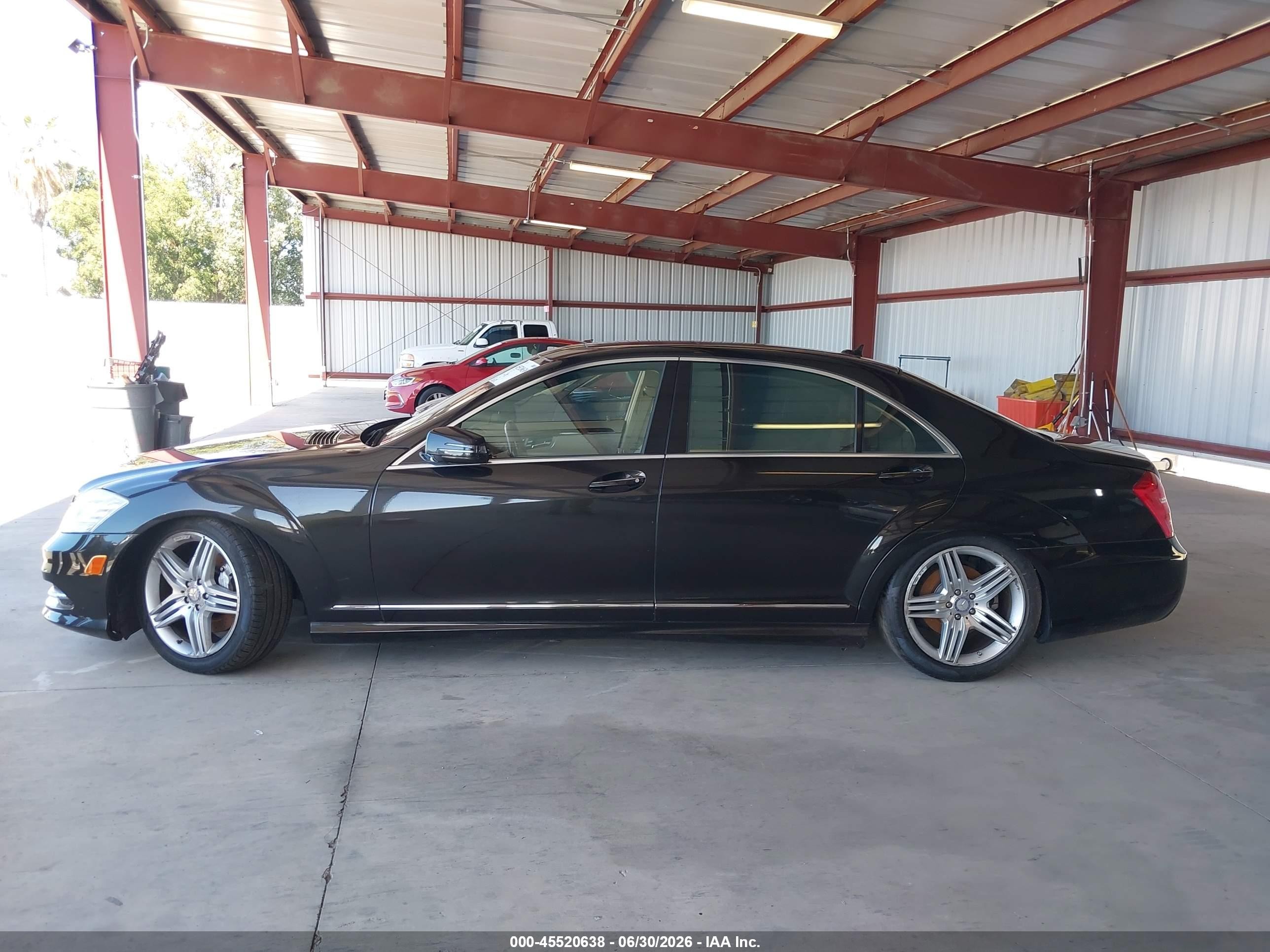 2013 Mercedes-benz S 550 Black vin: WDDNG7DB6DA505620