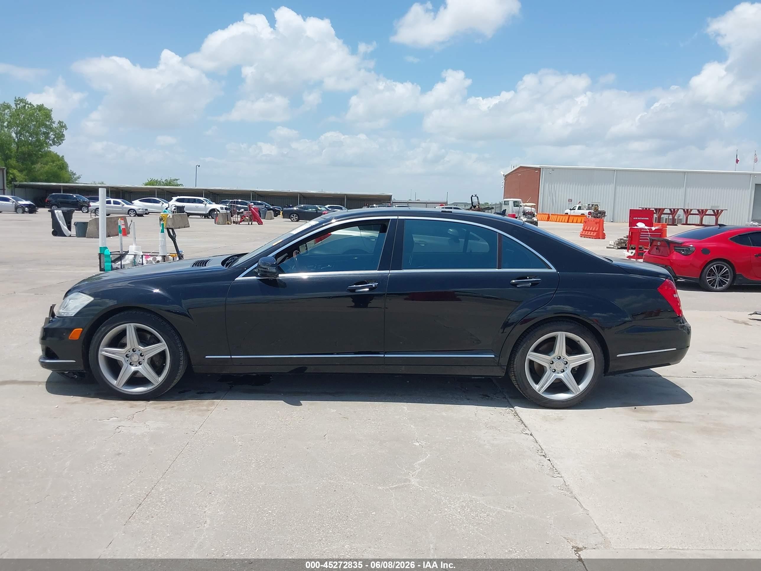 2013 Mercedes-benz S 550   Black vin: WDDNG7DB6DA513734