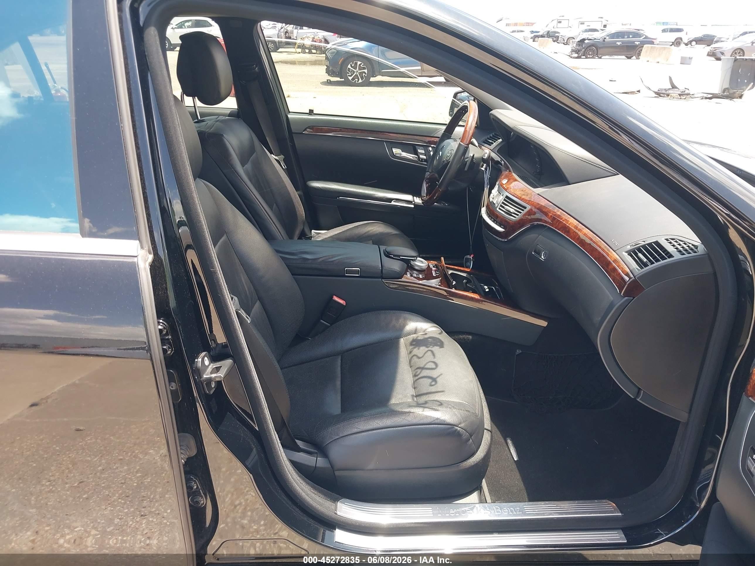 2013 Mercedes-benz S 550   Black vin: WDDNG7DB6DA513734