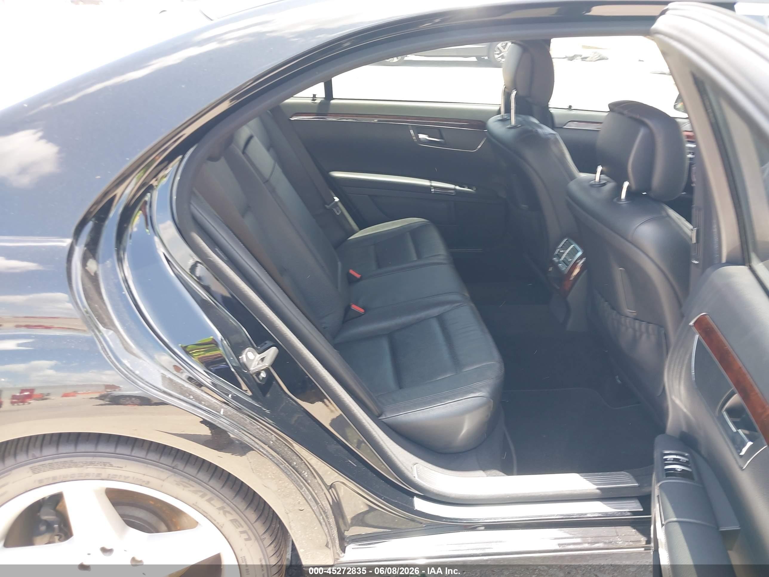 2013 Mercedes-benz S 550   Black vin: WDDNG7DB6DA513734
