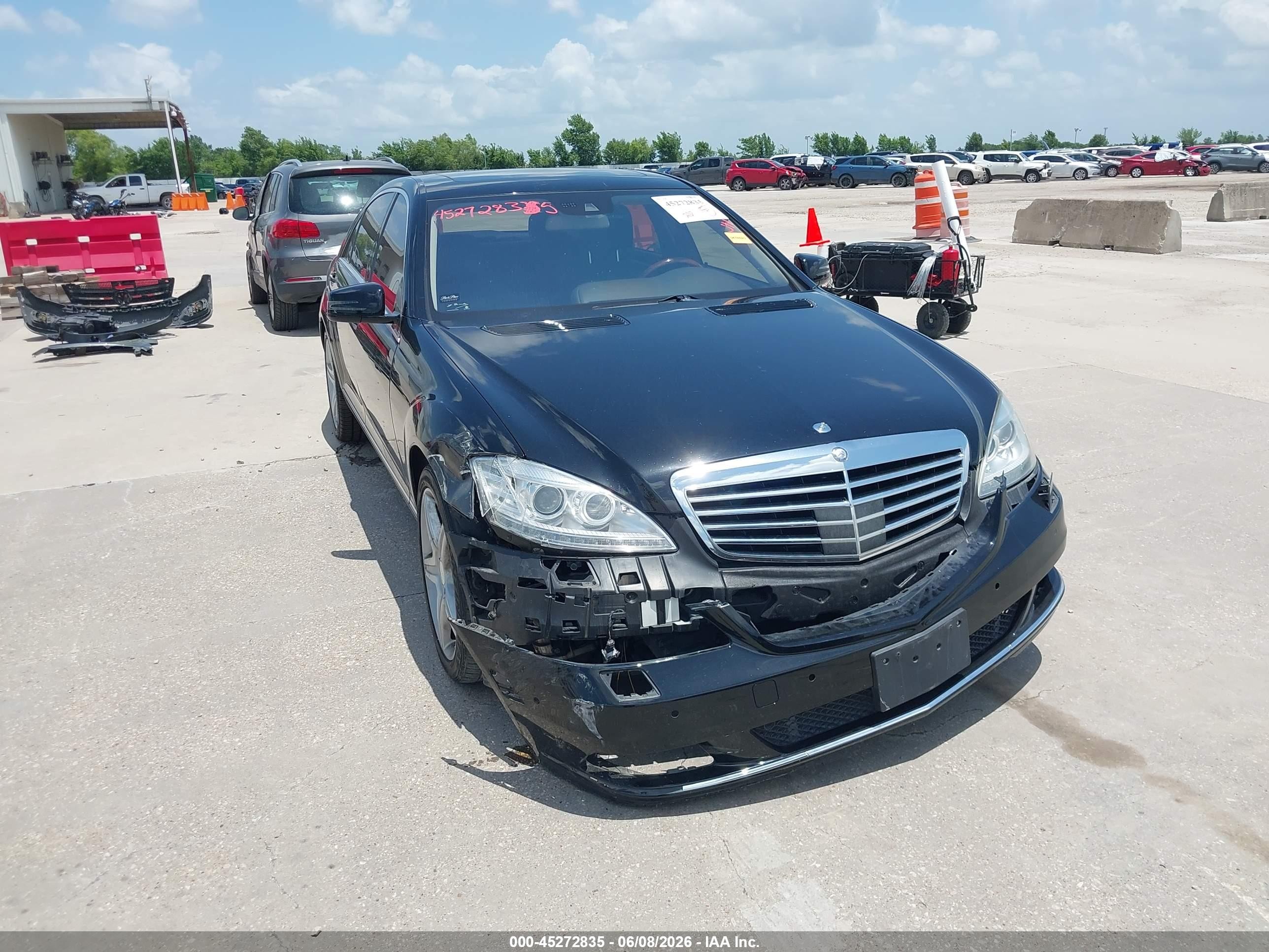 2013 Mercedes-benz S 550   Black vin: WDDNG7DB6DA513734