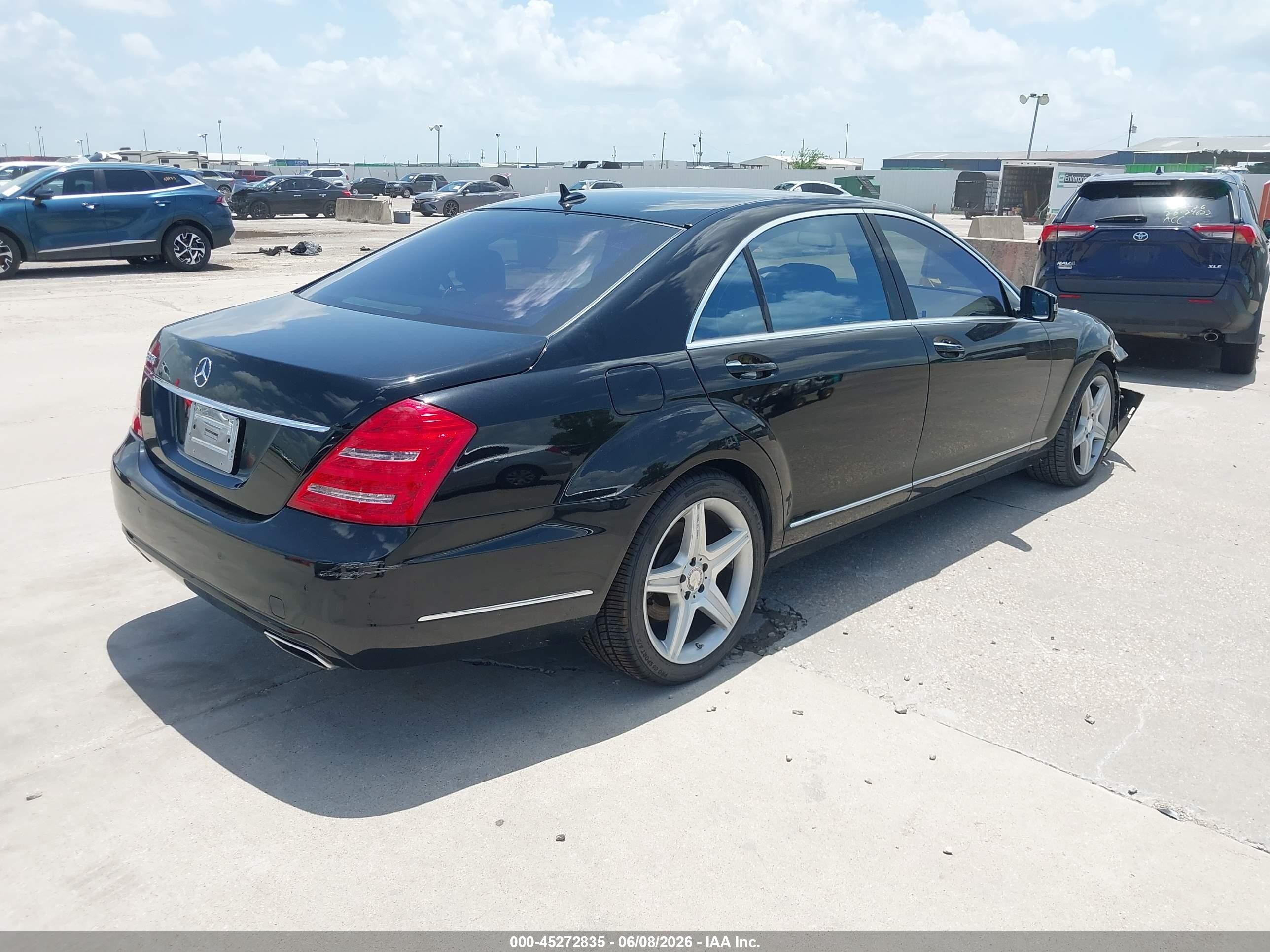 2013 Mercedes-benz S 550   Black vin: WDDNG7DB6DA513734