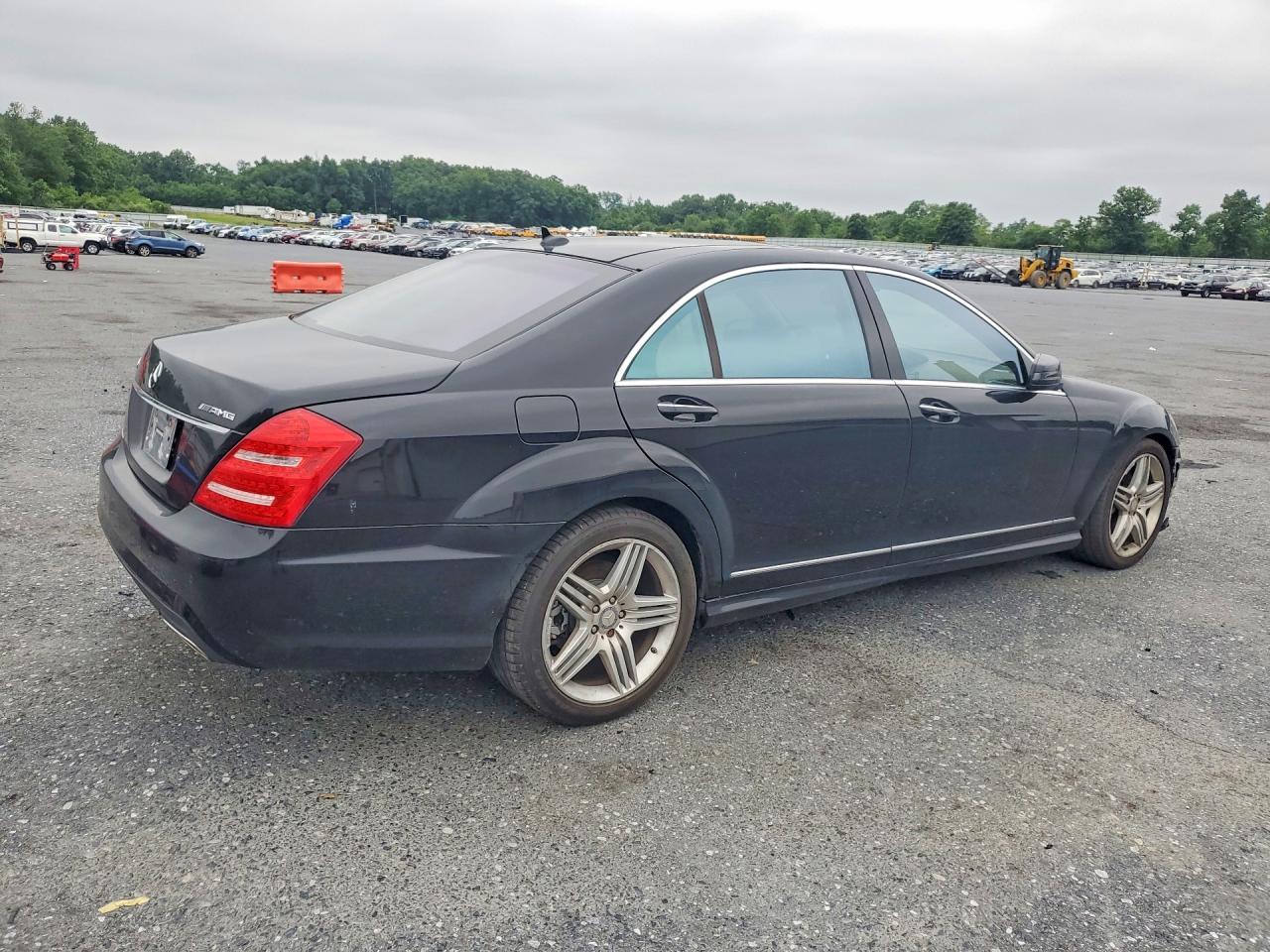 2013 Mercedes-benz S 550 Black vin: WDDNG7DB6DA520330