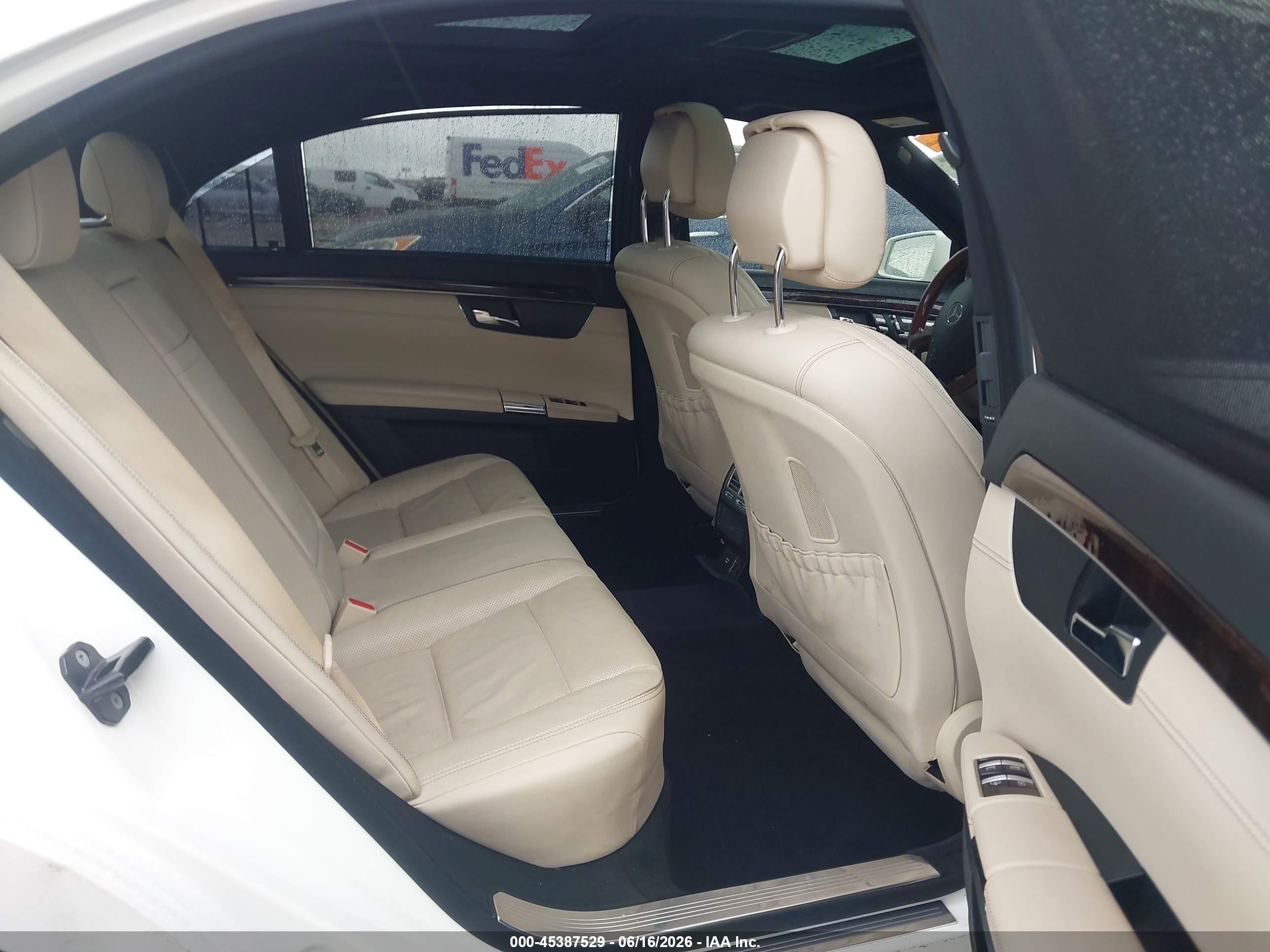 2013 Mercedes-benz S 550   White vin: WDDNG7DB6DA521509