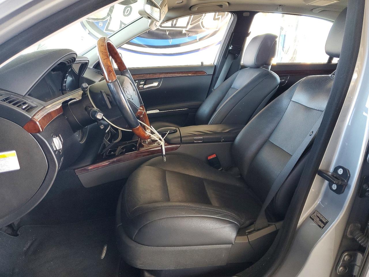2012 Mercedes-benz S 550 Серый vin: WDDNG7DB7CA436127