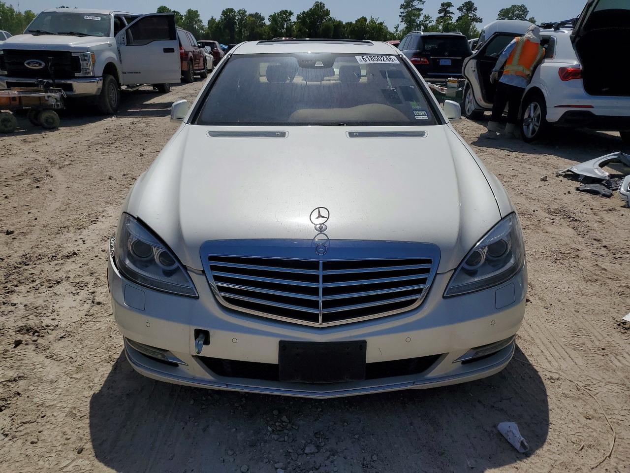 2012 Mercedes-benz S 550 White vin: WDDNG7DB7CA468737