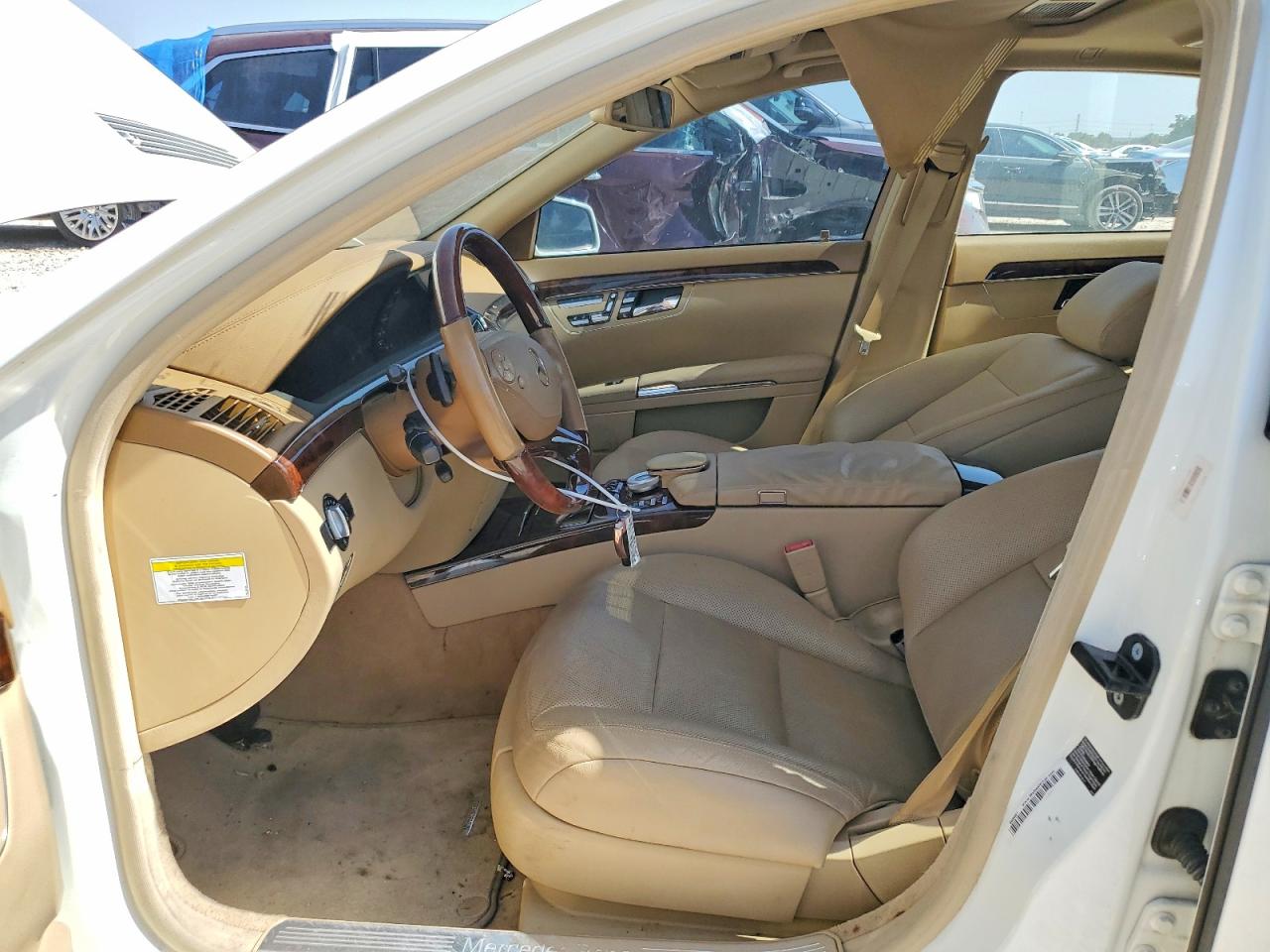 2012 Mercedes-benz S 550 White vin: WDDNG7DB7CA468737