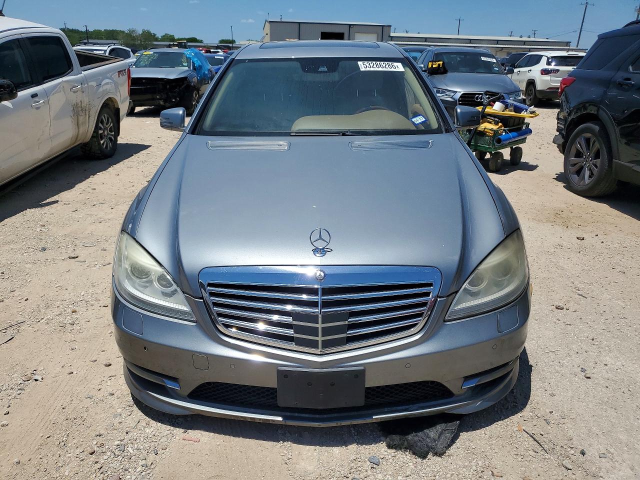 2013 Mercedes-benz S 550 Silver vin: WDDNG7DB7DA502774