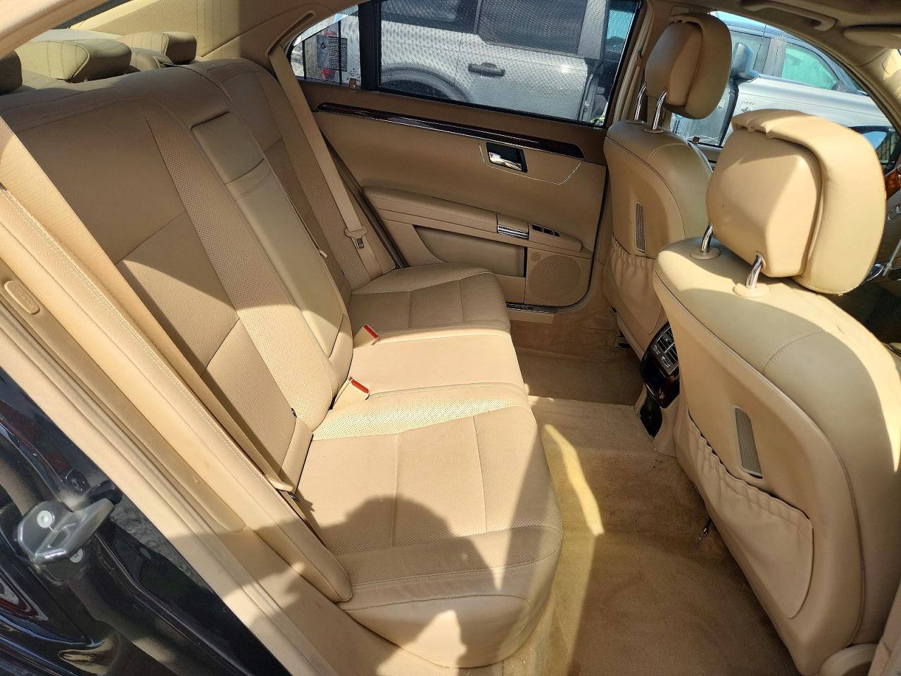 2013 Mercedes-benz S 550 Black vin: WDDNG7DB7DA512592