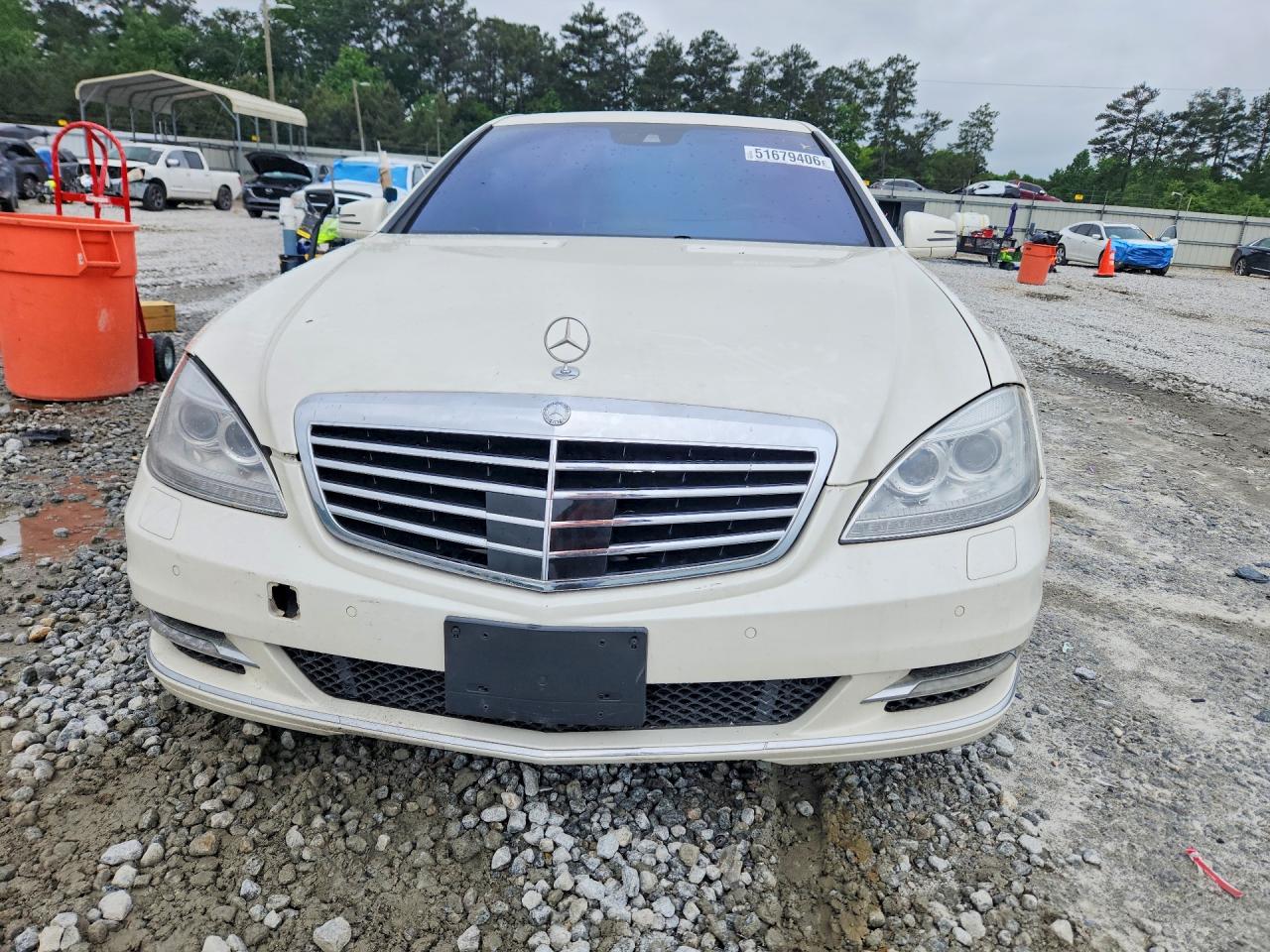 2013 Mercedes-benz S 550 White vin: WDDNG7DB7DA516044