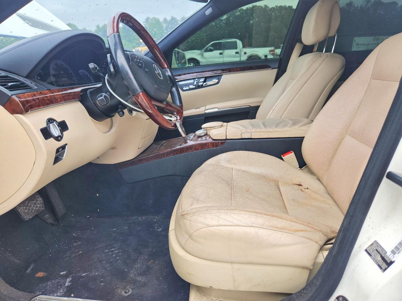 2013 Mercedes-benz S 550 White vin: WDDNG7DB7DA516044