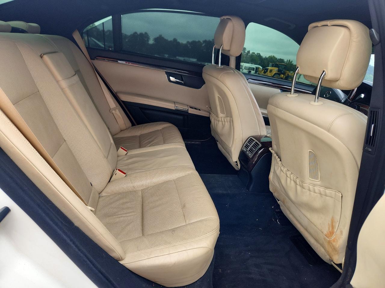 2013 Mercedes-benz S 550 White vin: WDDNG7DB7DA516044