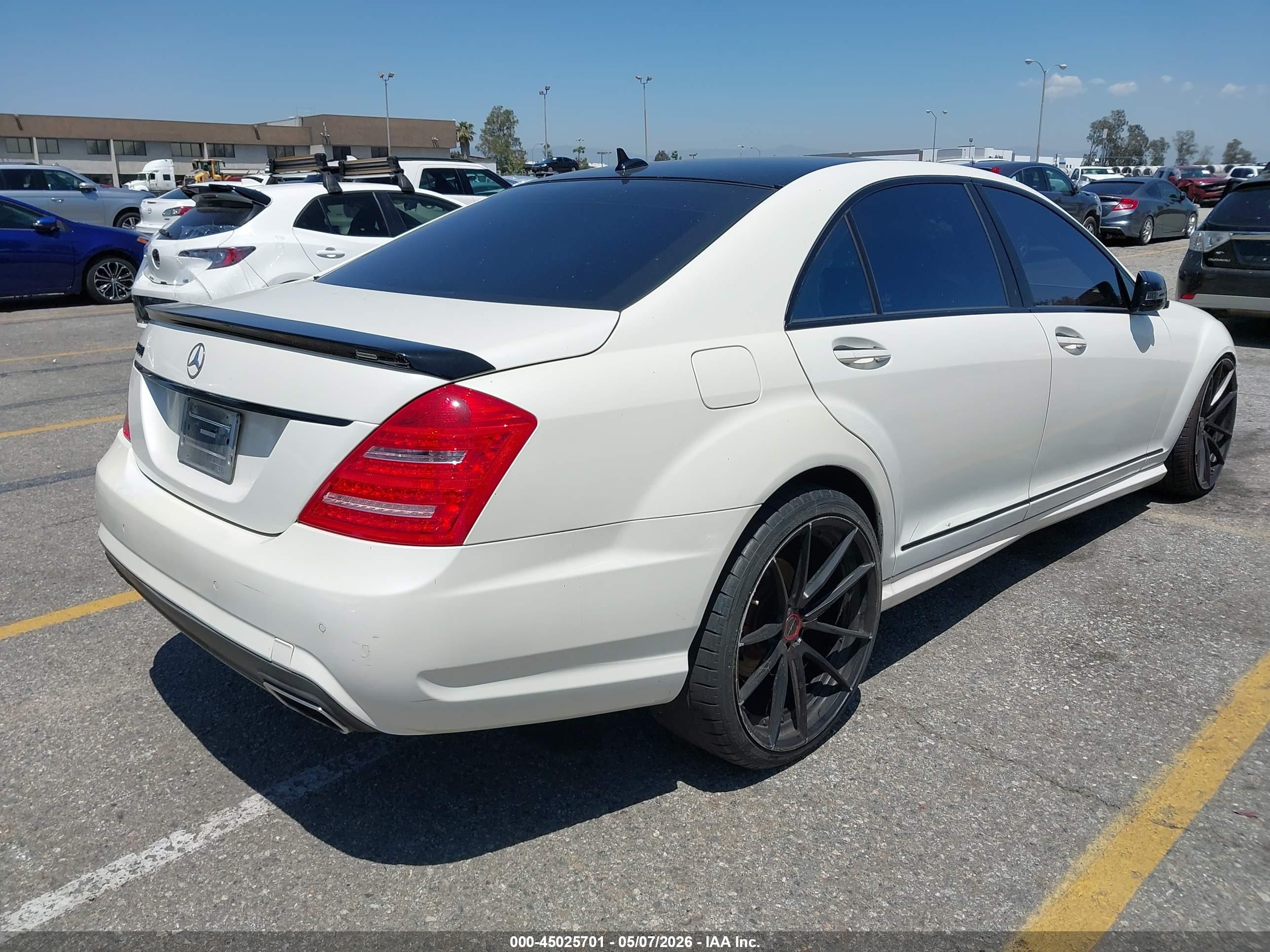 2013 Mercedes-benz S 550   White vin: WDDNG7DB7DA525892