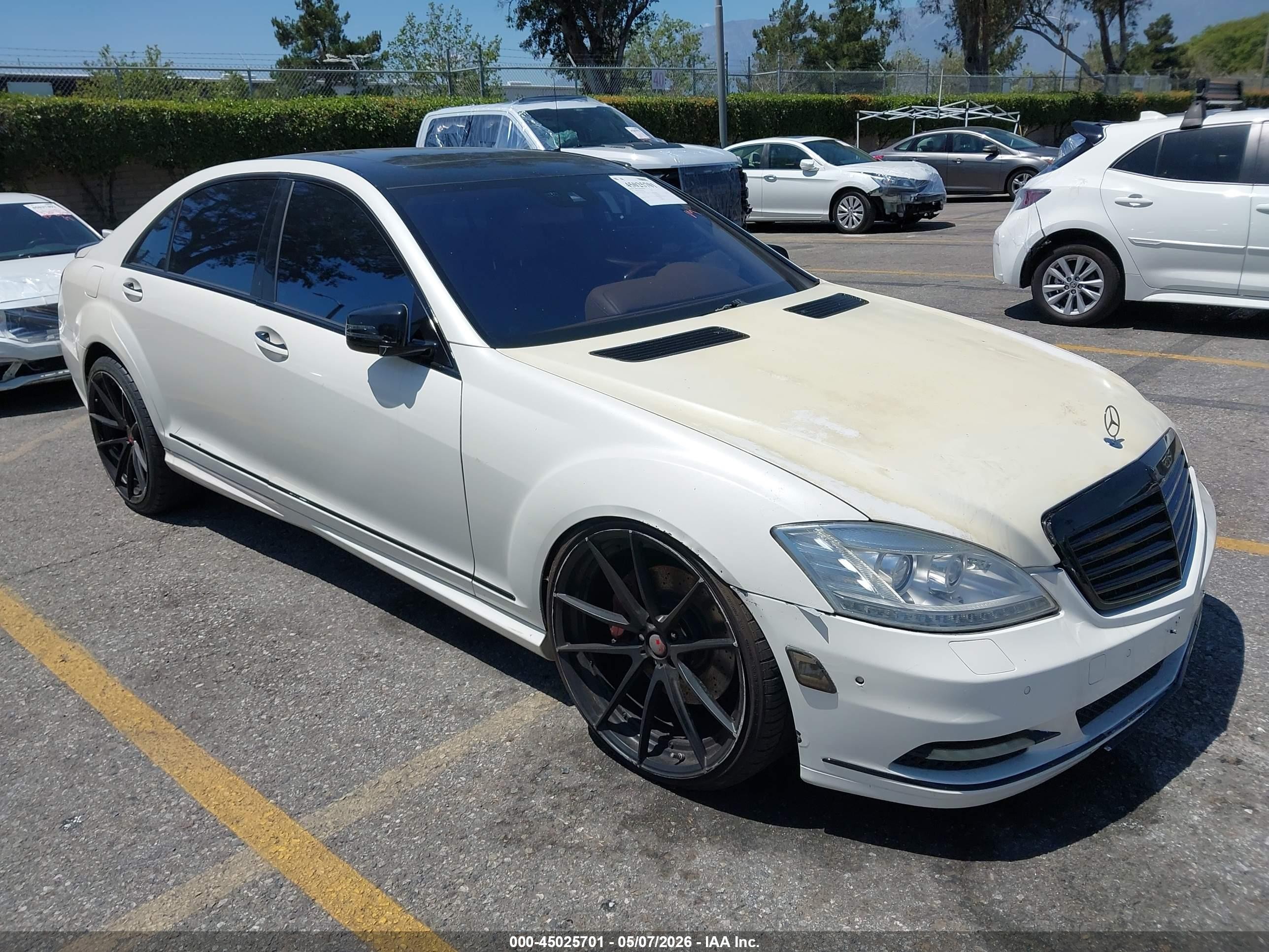 2013 Mercedes-benz S 550   White vin: WDDNG7DB7DA525892