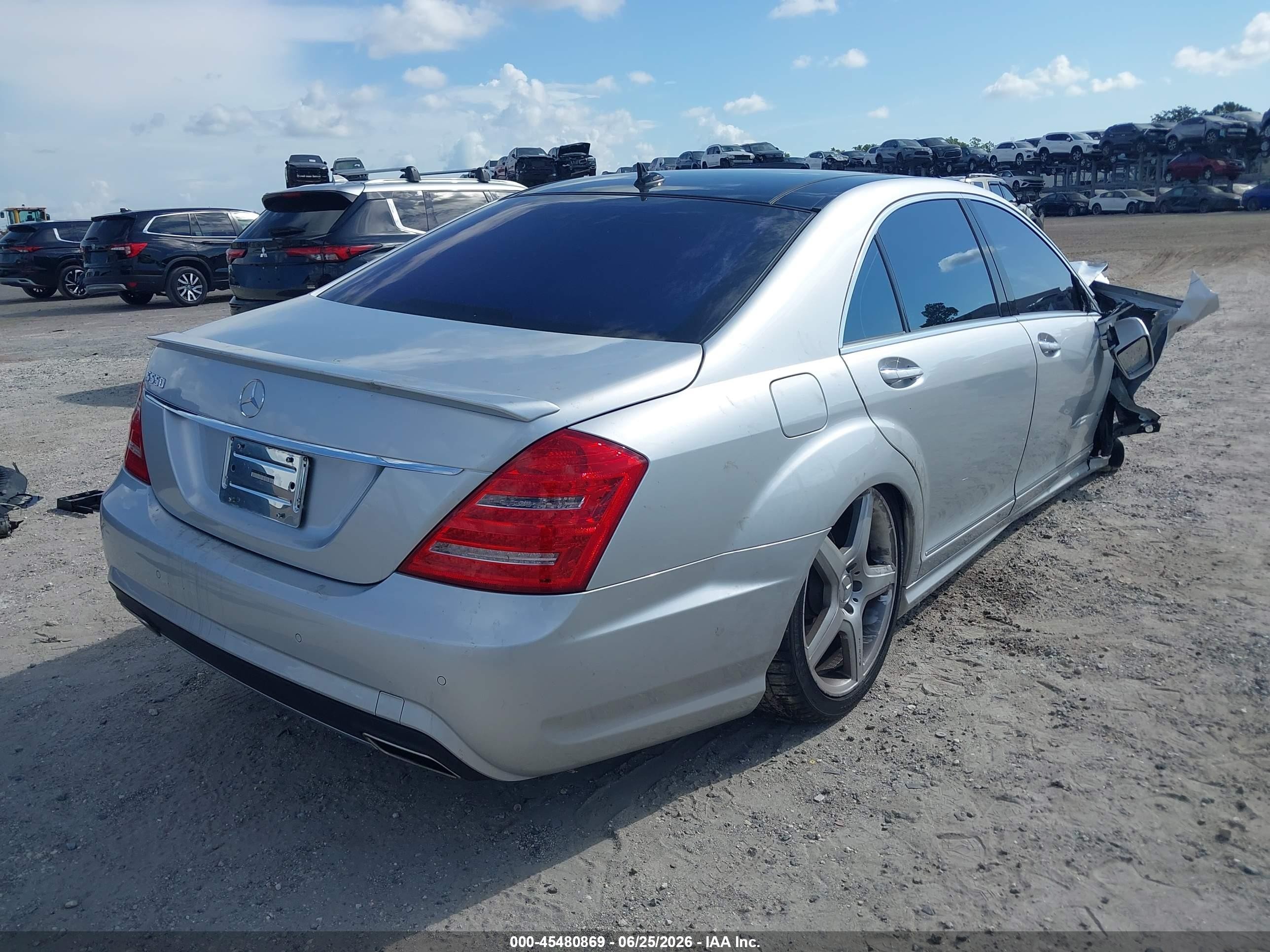 2013 Mercedes-benz S 550 Silver vin: WDDNG7DB7DA533782