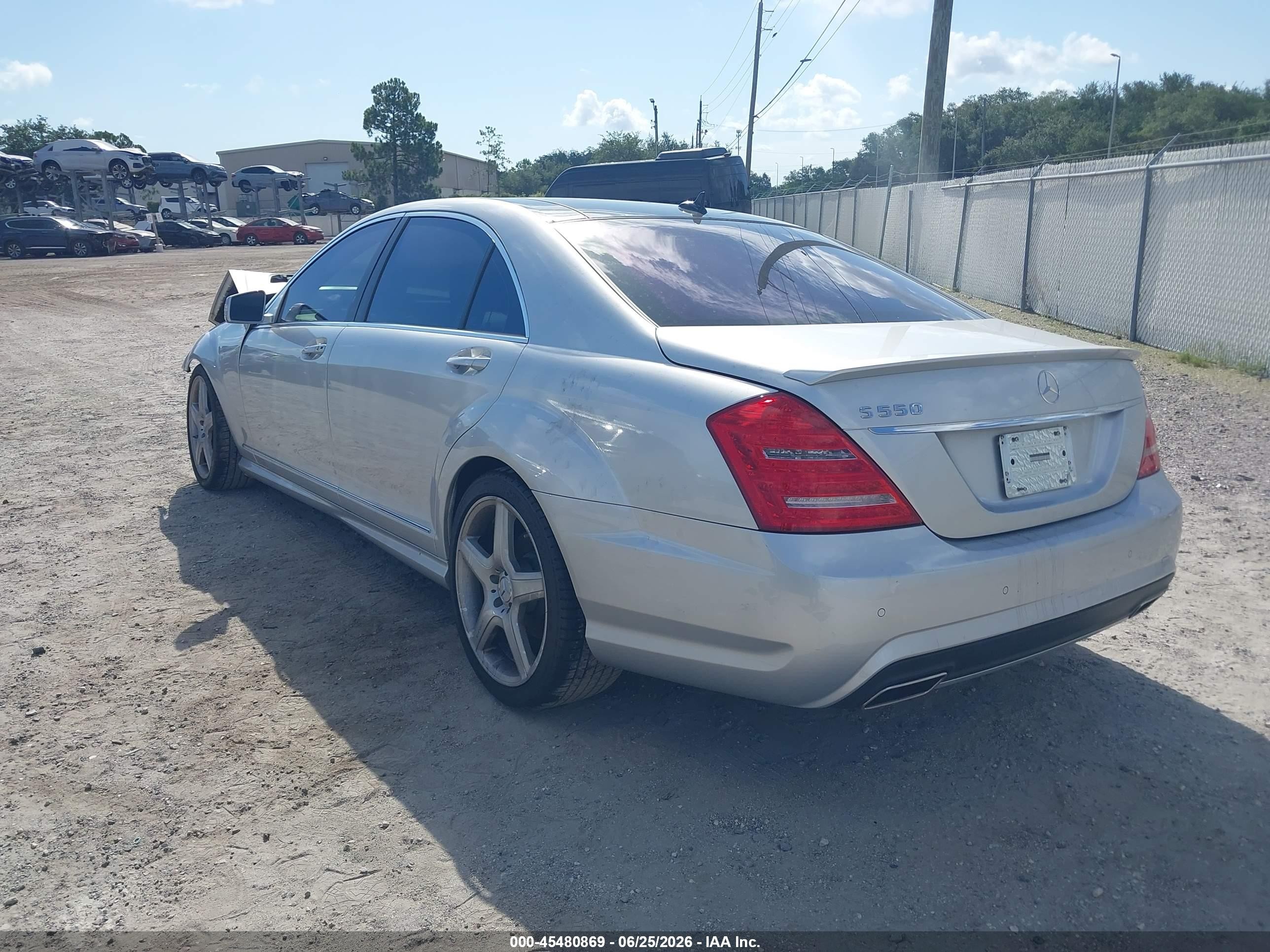 2013 Mercedes-benz S 550 Silver vin: WDDNG7DB7DA533782