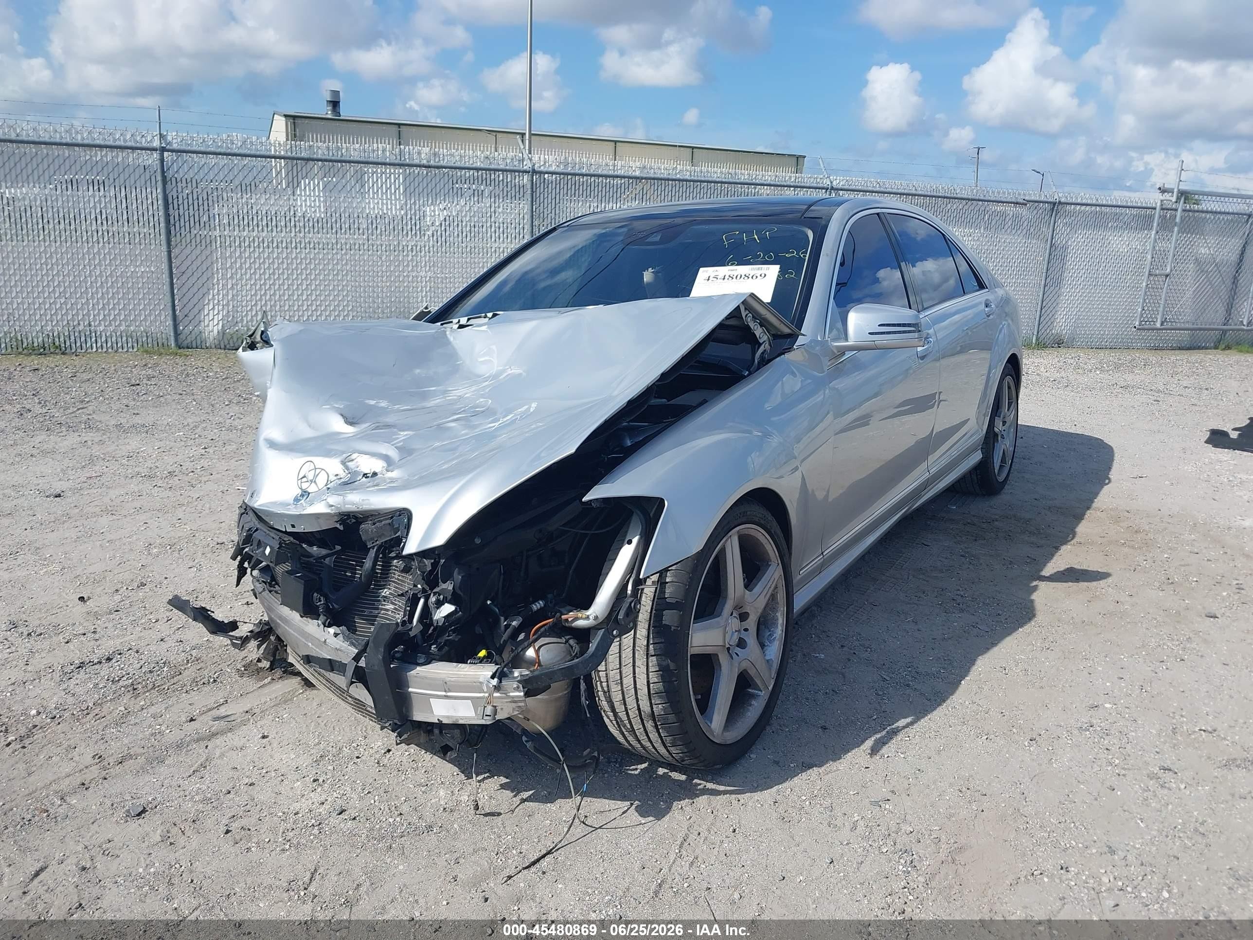 2013 Mercedes-benz S 550 Silver vin: WDDNG7DB7DA533782