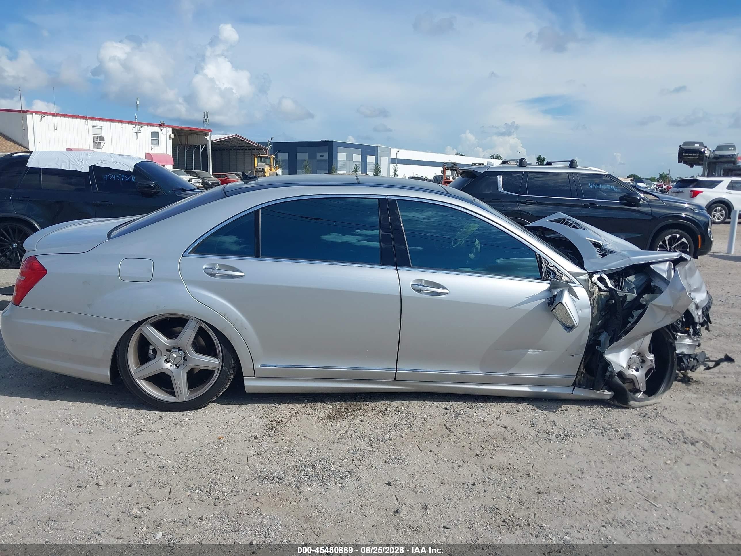 2013 Mercedes-benz S 550 Silver vin: WDDNG7DB7DA533782